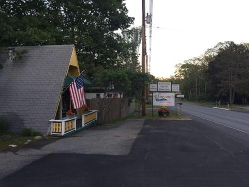 Hanscom's Motel & Cottages photo 28