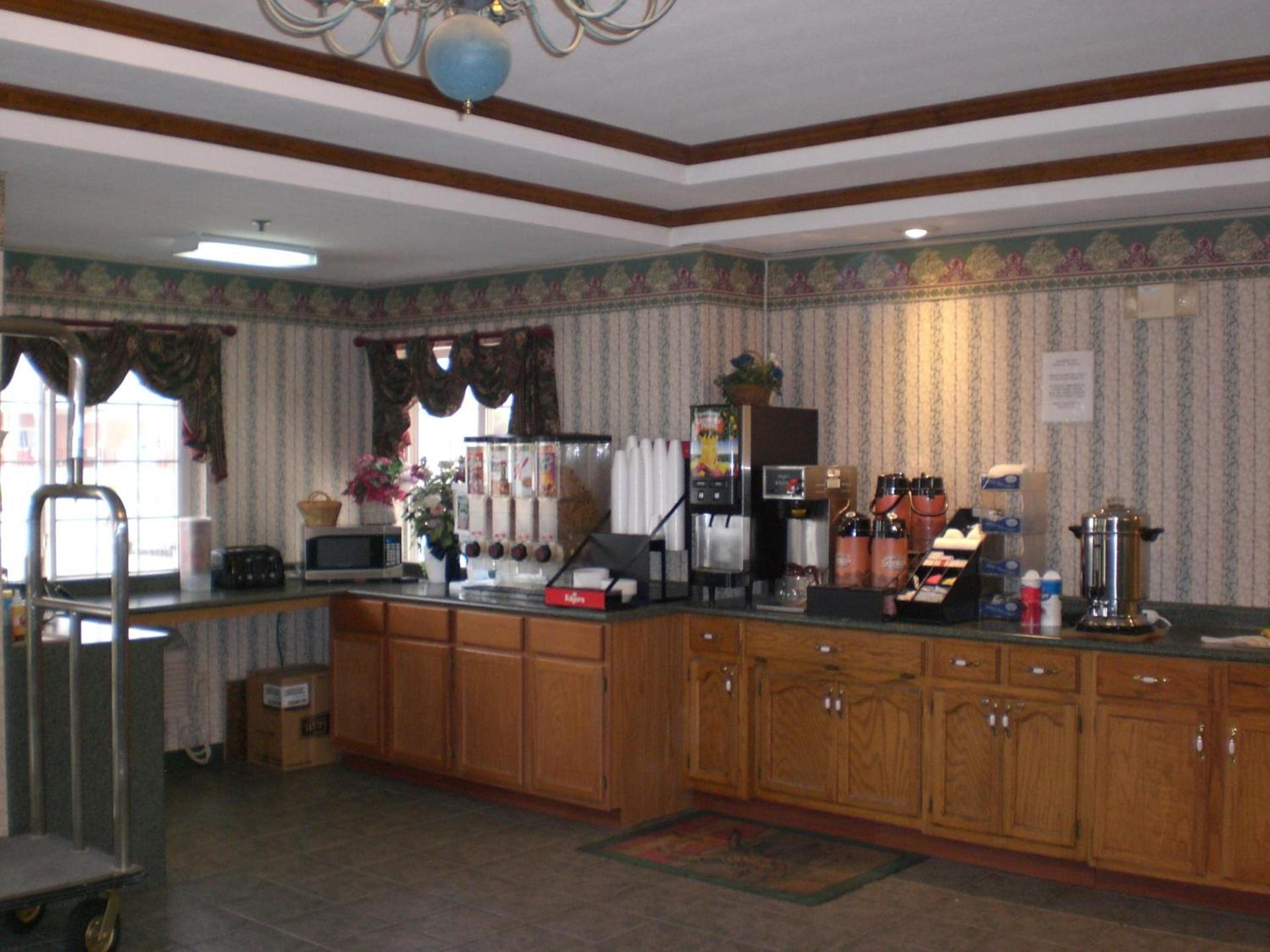 Days Inn by Wyndham Butler photo 22