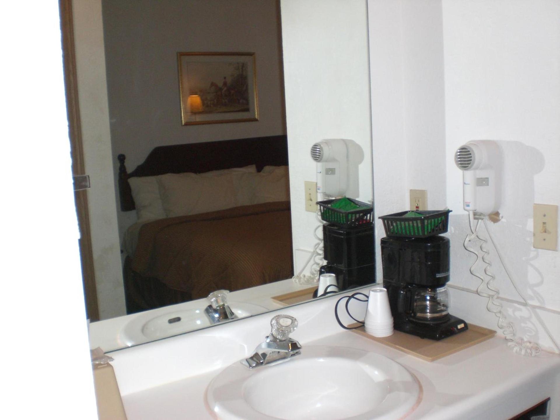 Days Inn by Wyndham Butler photo 20