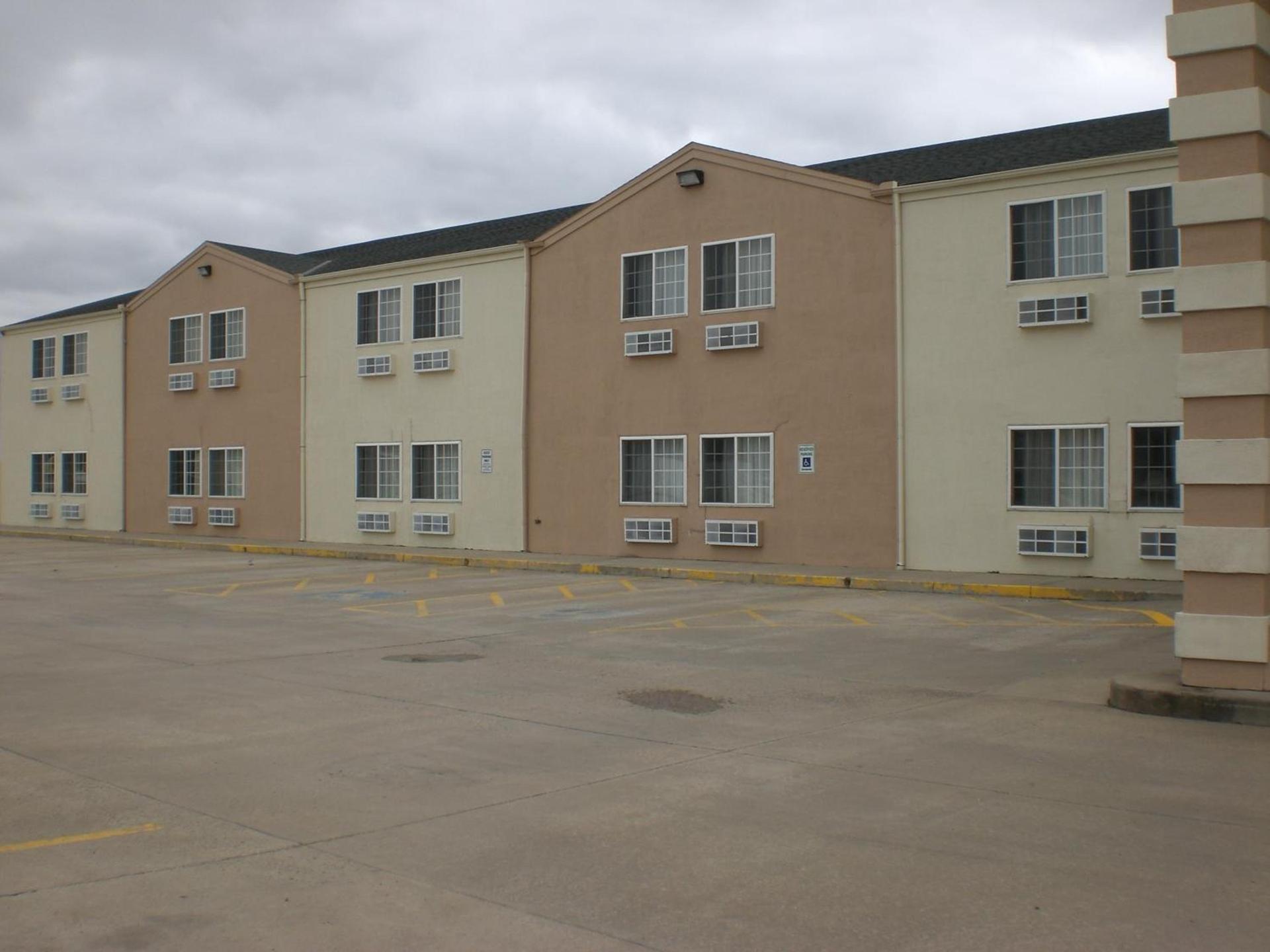 Days Inn by Wyndham Butler photo 23