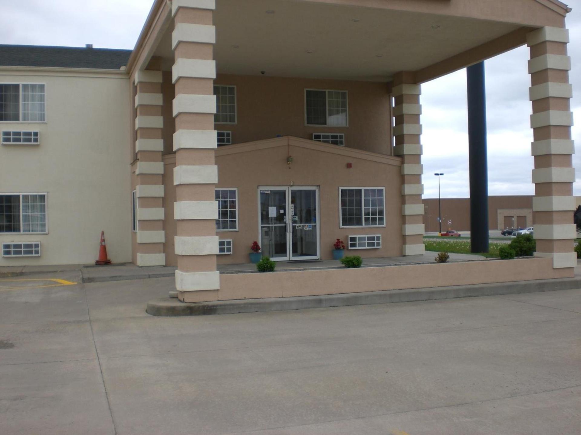 Days Inn by Wyndham Butler photo 24