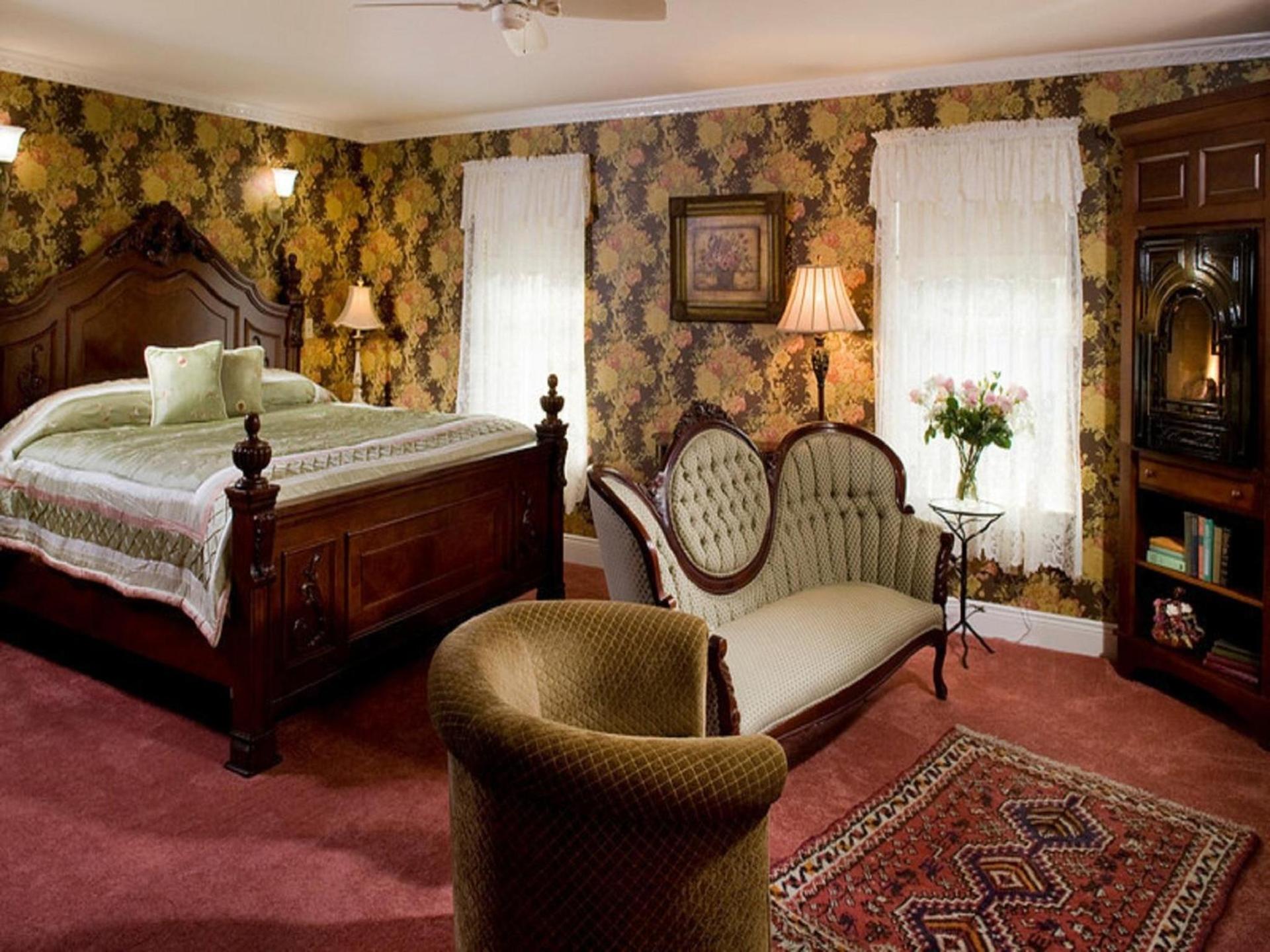 Wilbraham Mansion photo 21