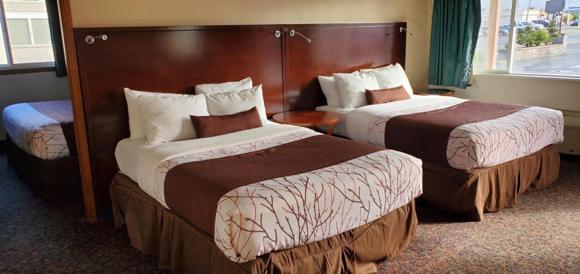 Olympic Inn & Suites photo 6