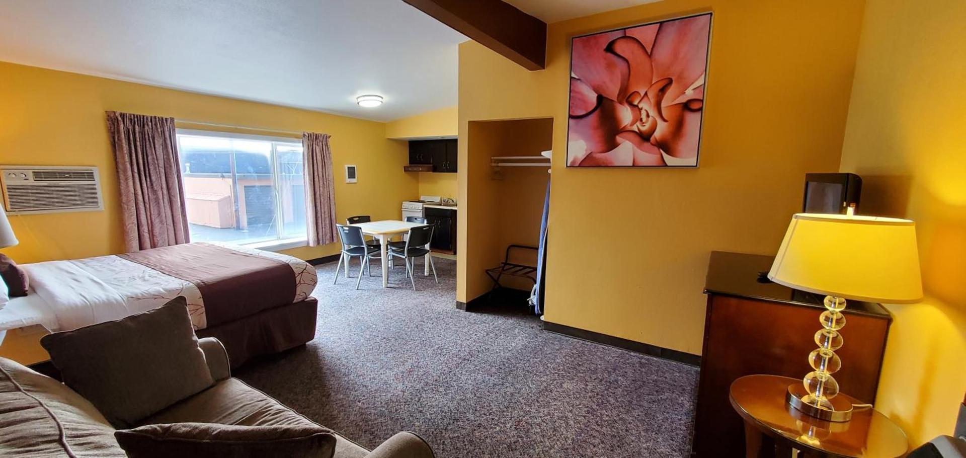 Olympic Inn & Suites photo 5