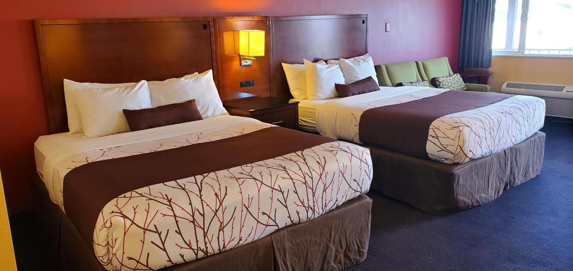 Olympic Inn & Suites photo 4