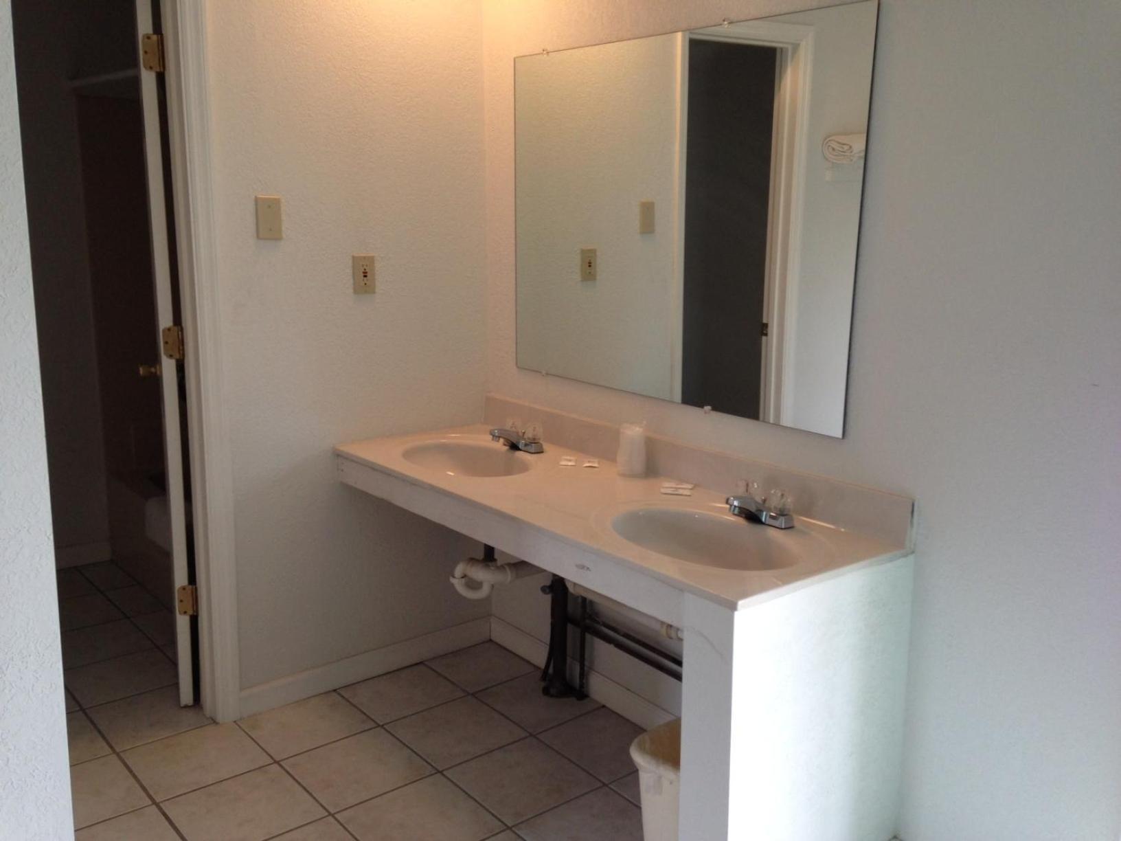 Economy Inn - Lafayette photo 5