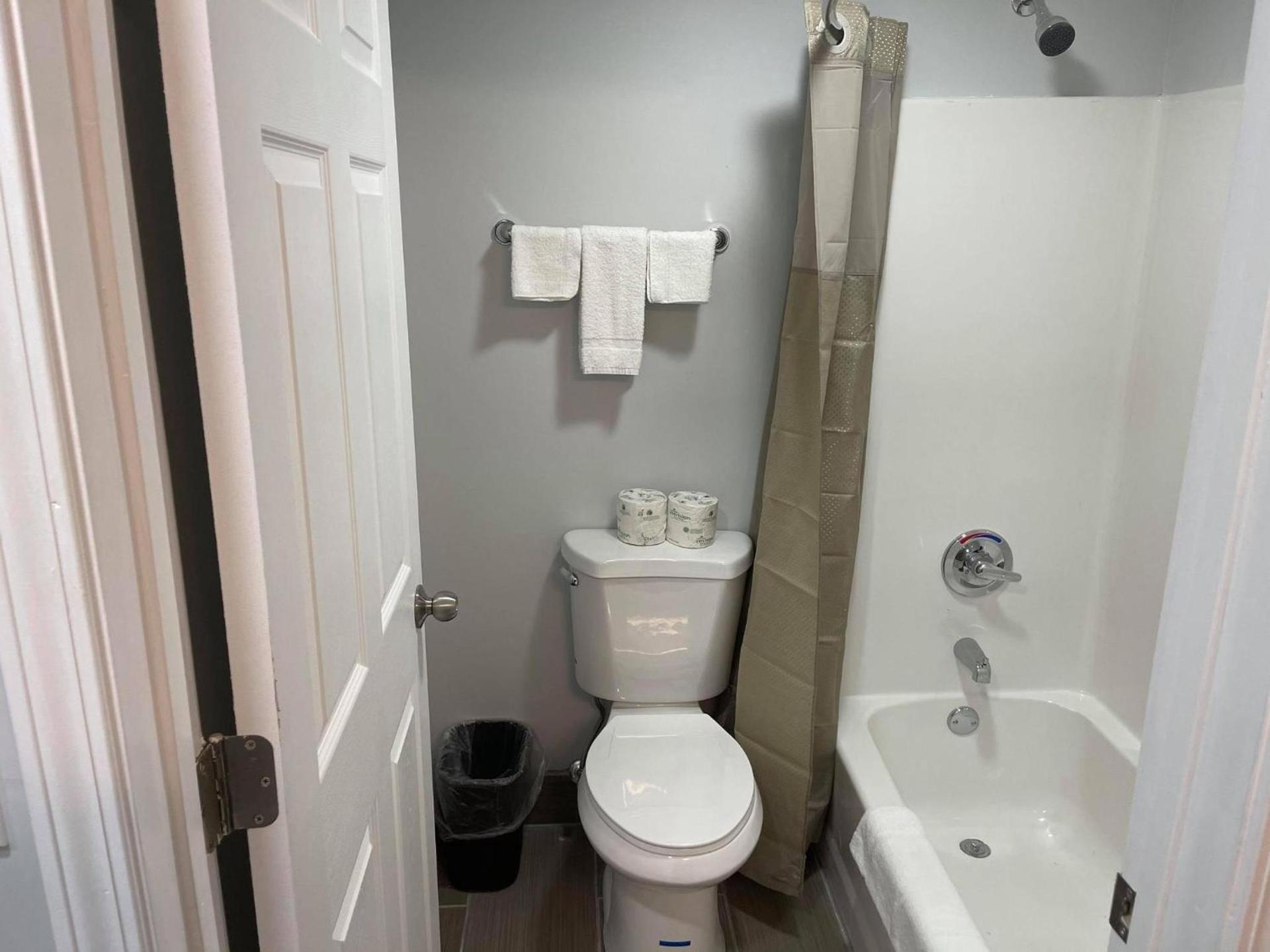 Studio 6 Peoria IL photo 20