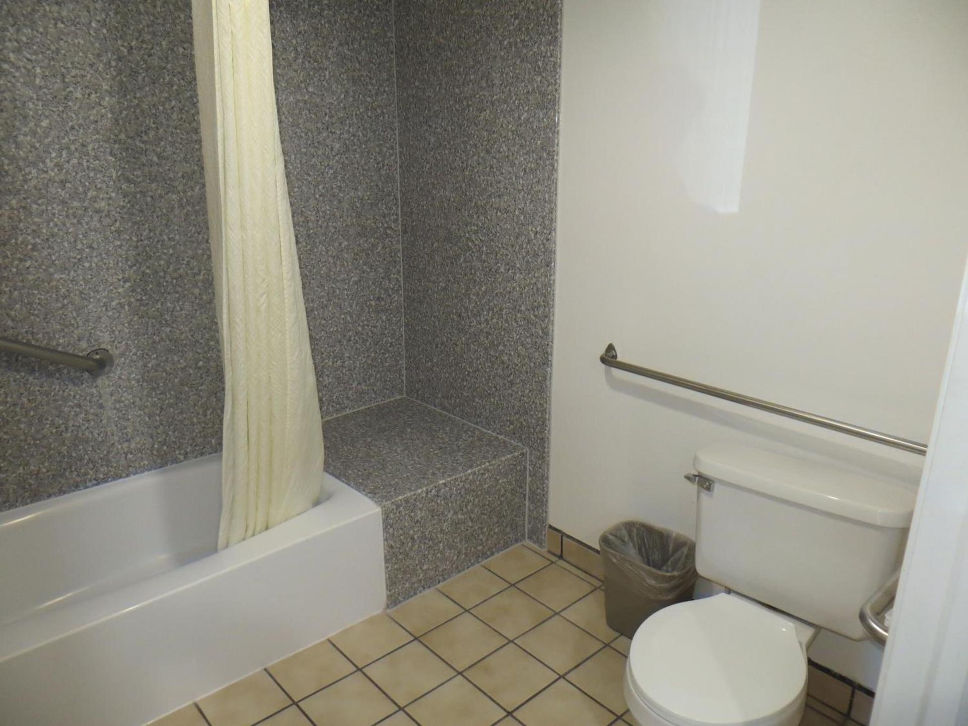 Riverside Inn & Suites photo 15