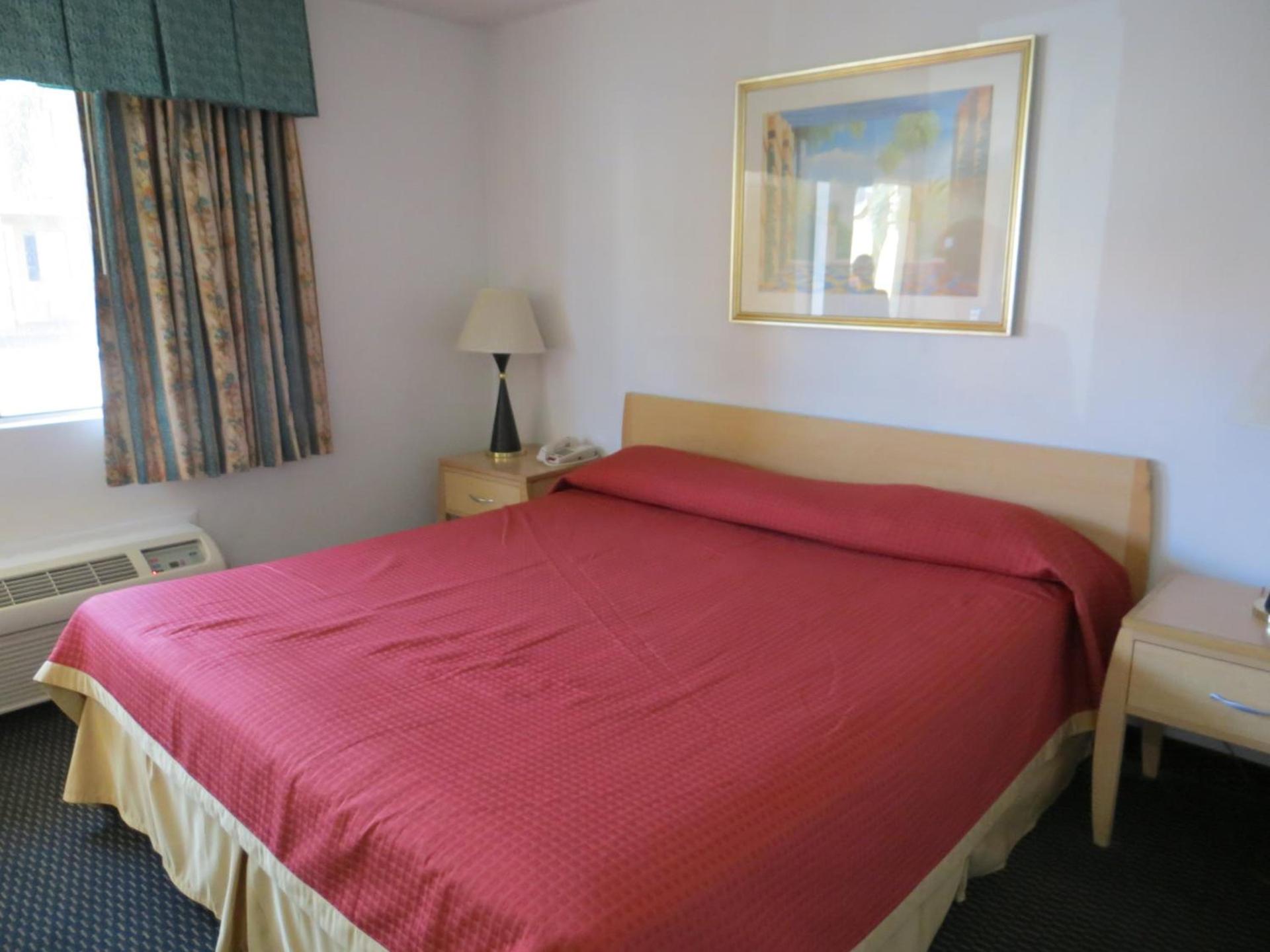 Riverside Inn & Suites photo 39