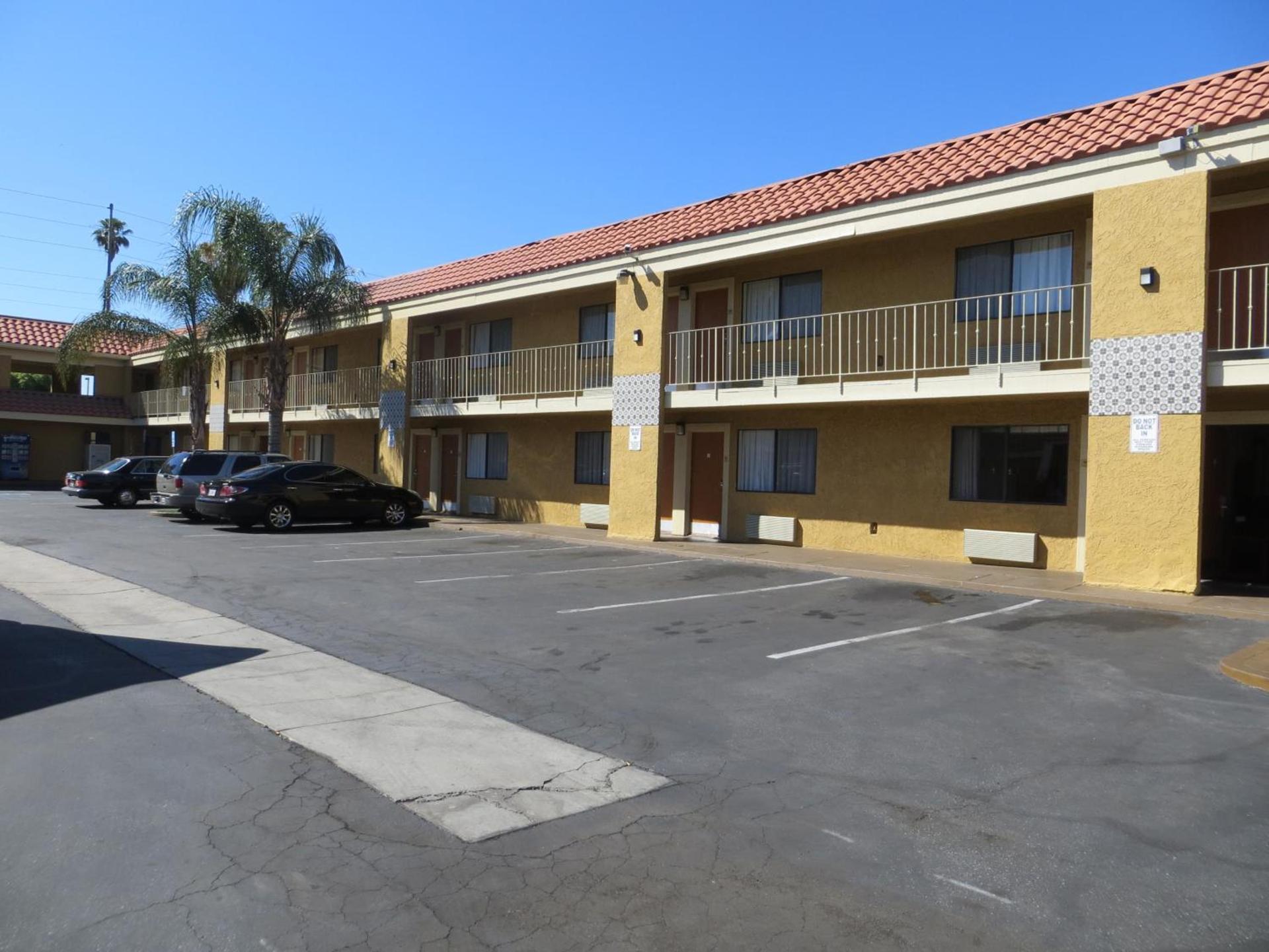 Riverside Inn & Suites photo 43