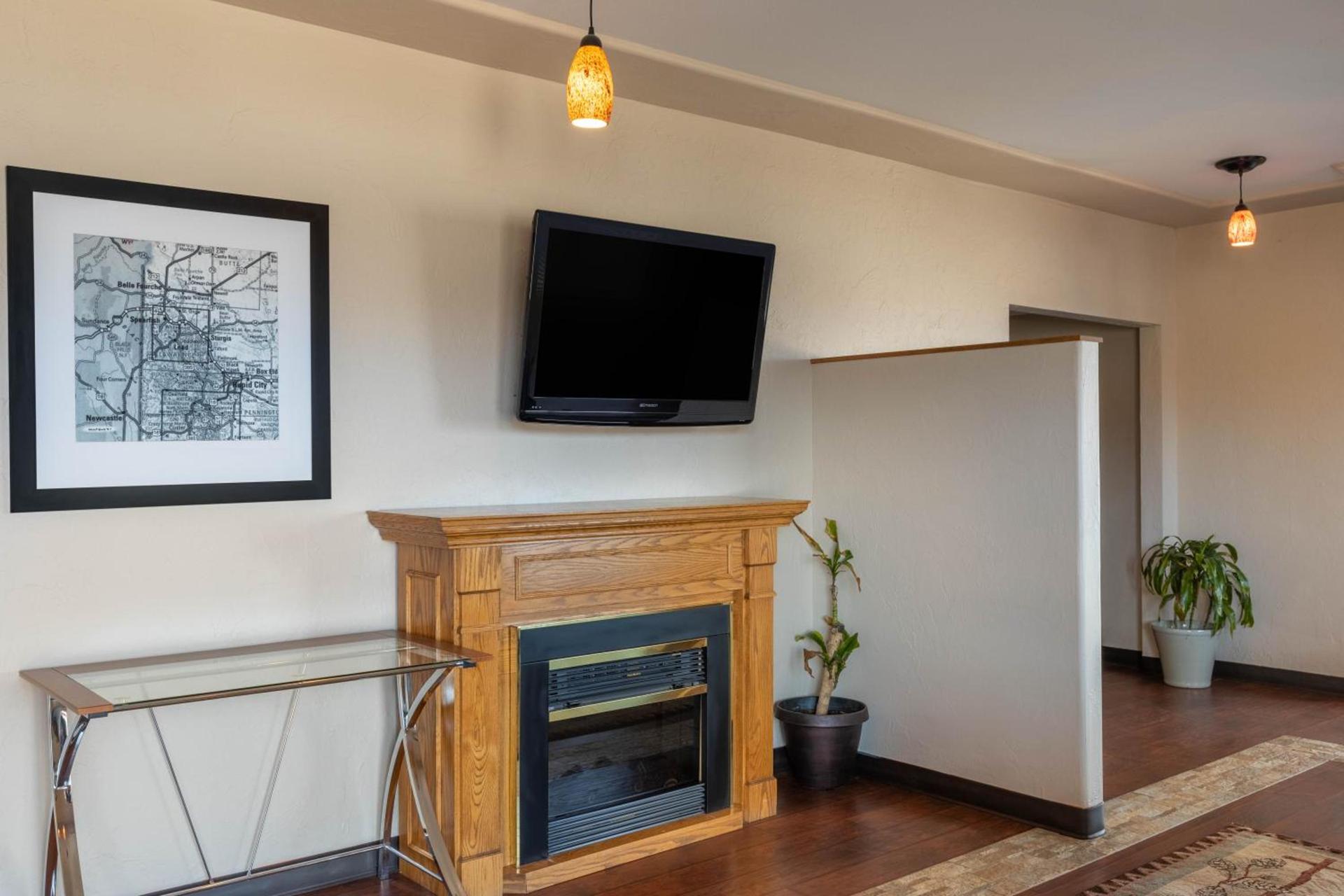 Baymont by Wyndham Spearfish photo 21