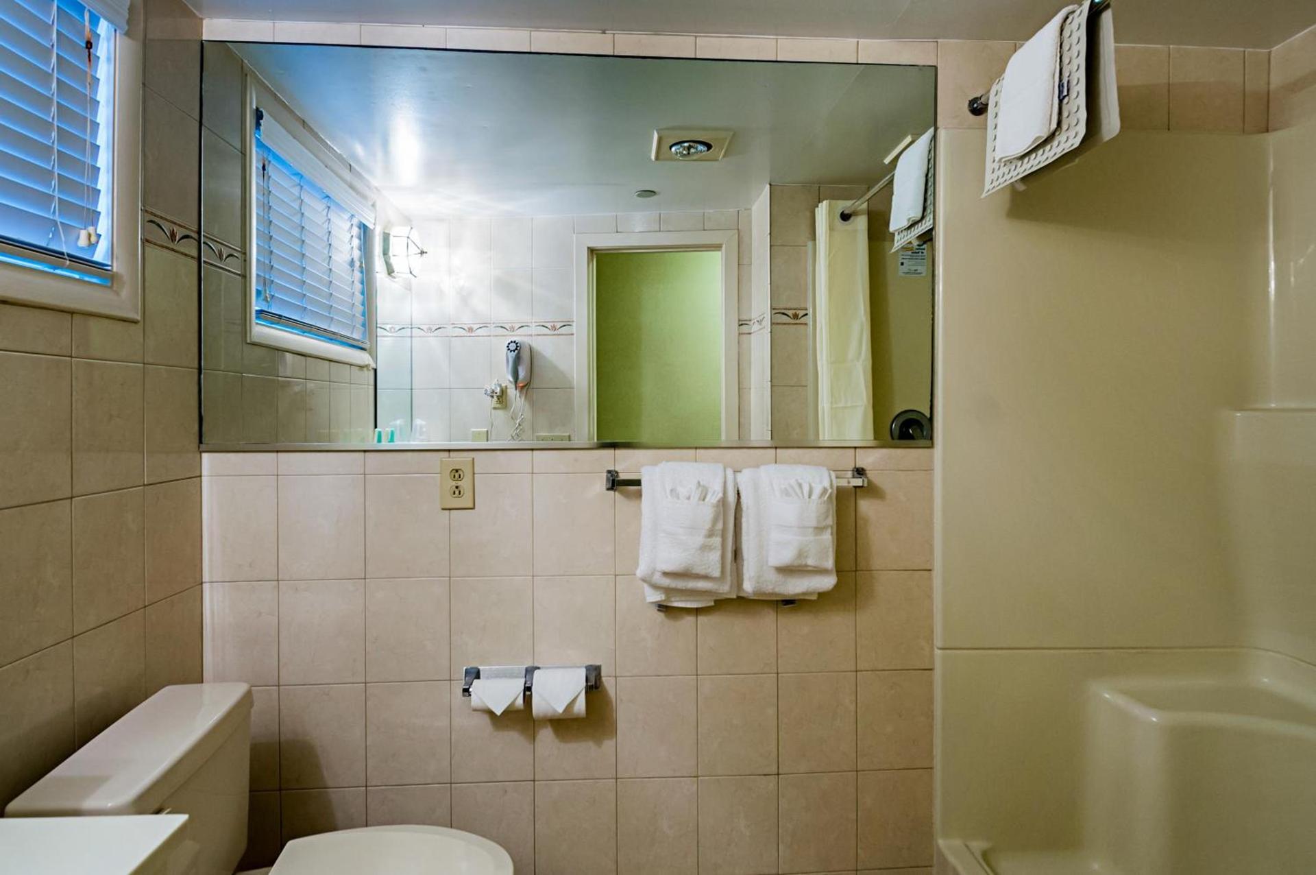Quality Inn Oceanfront photo 55