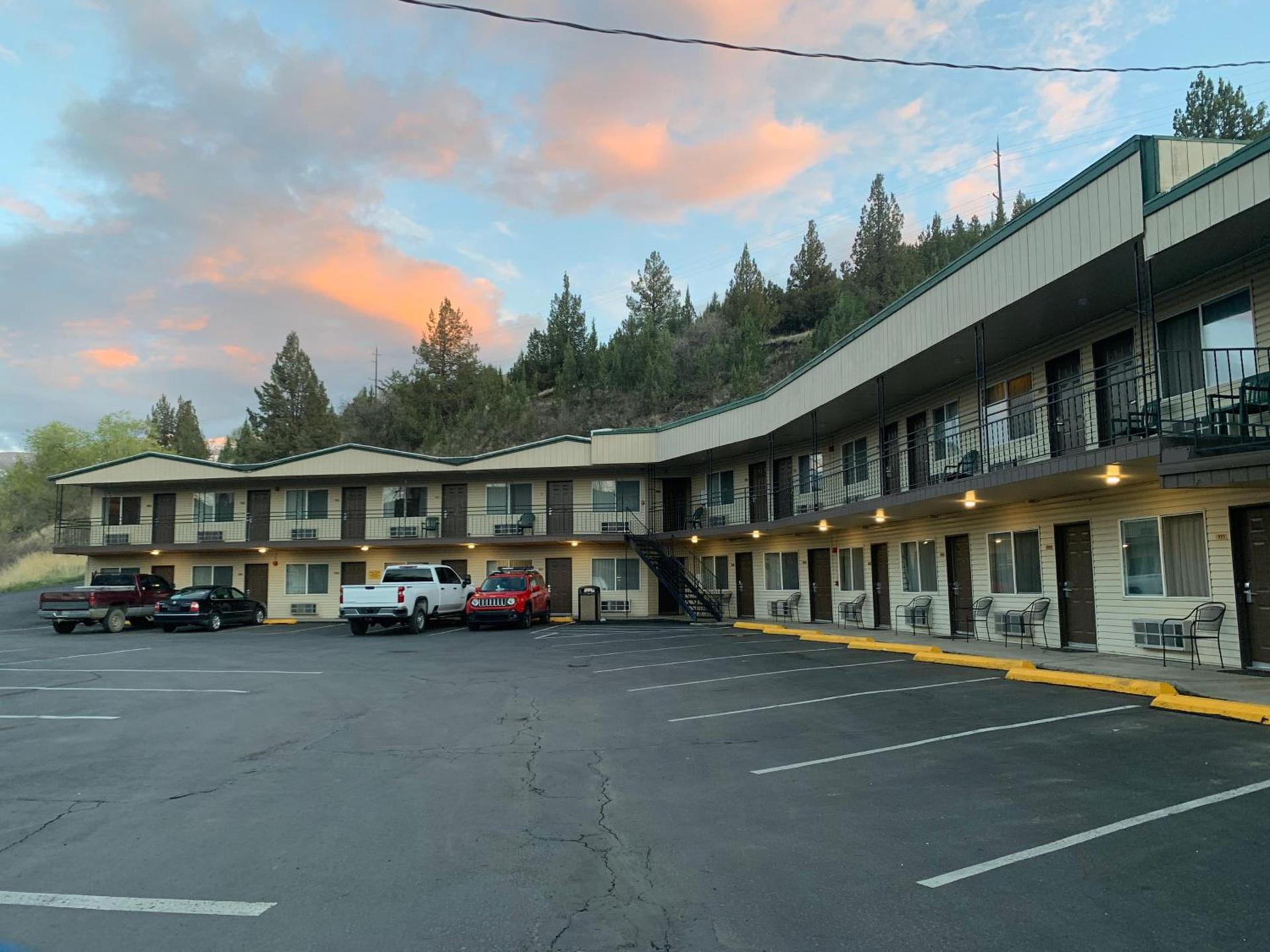 Sunset Inn - John Day photo 16