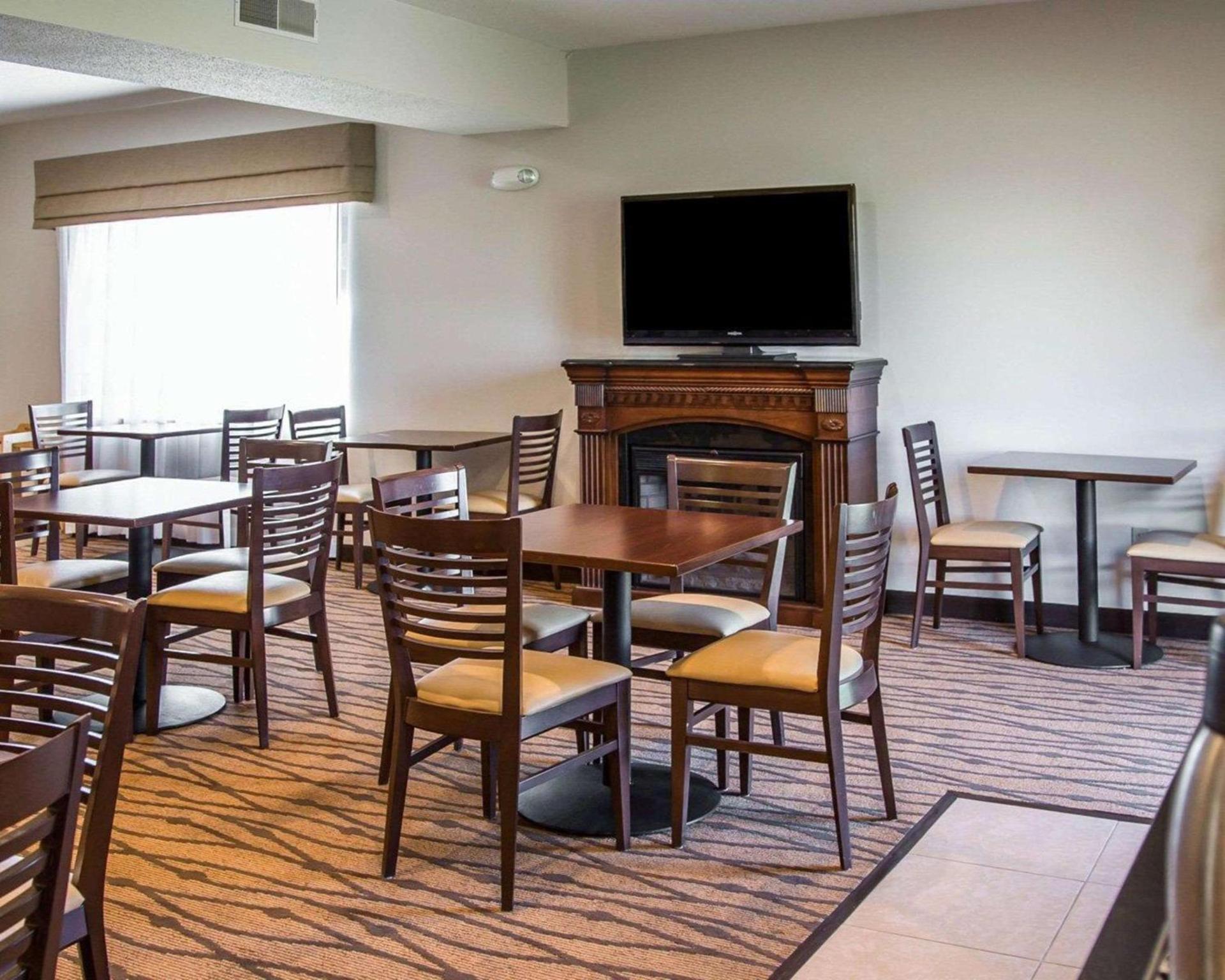 Sleep Inn & Suites Davenport - Quad Cities photo 21