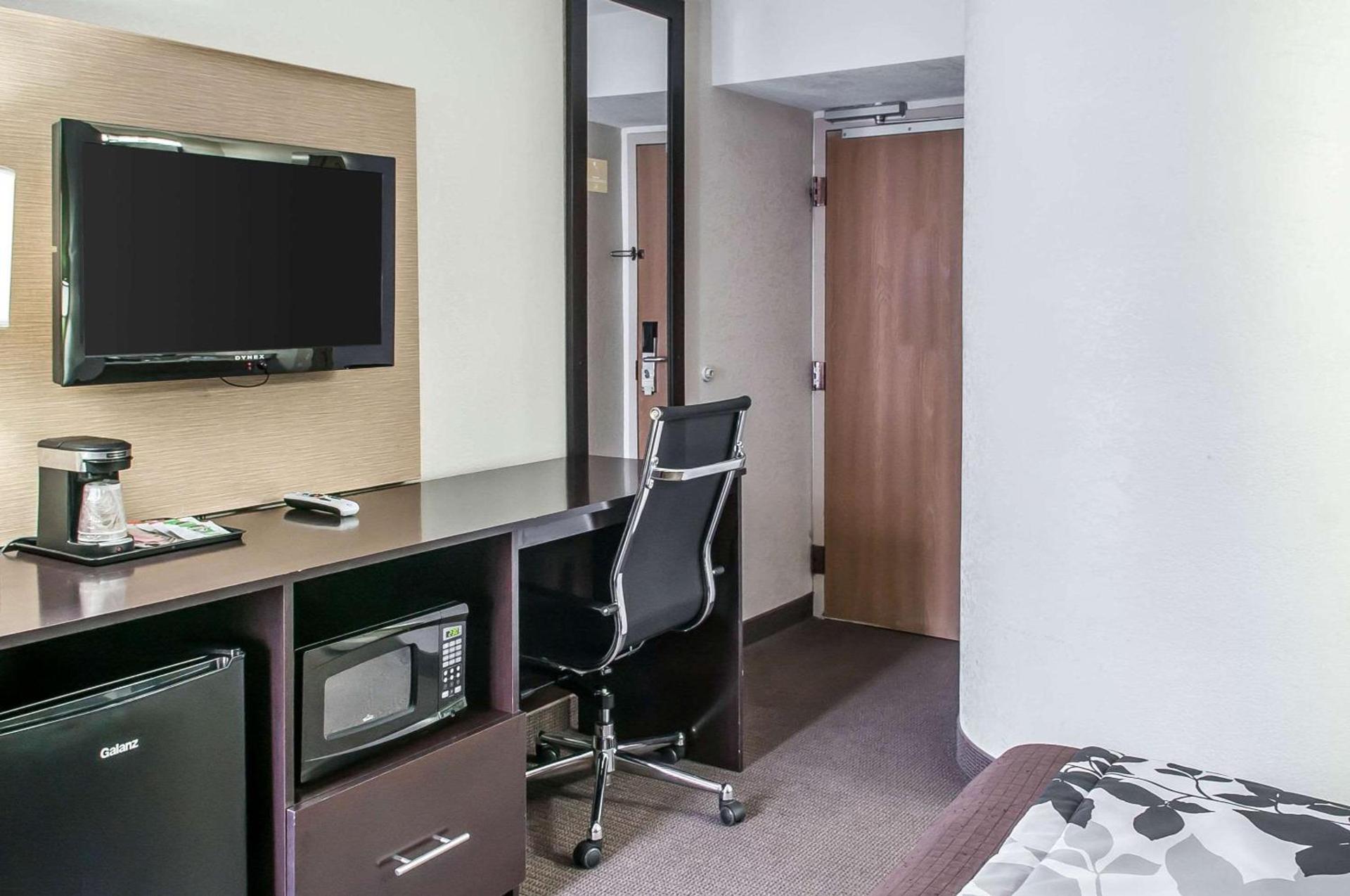Sleep Inn Airport photo 12