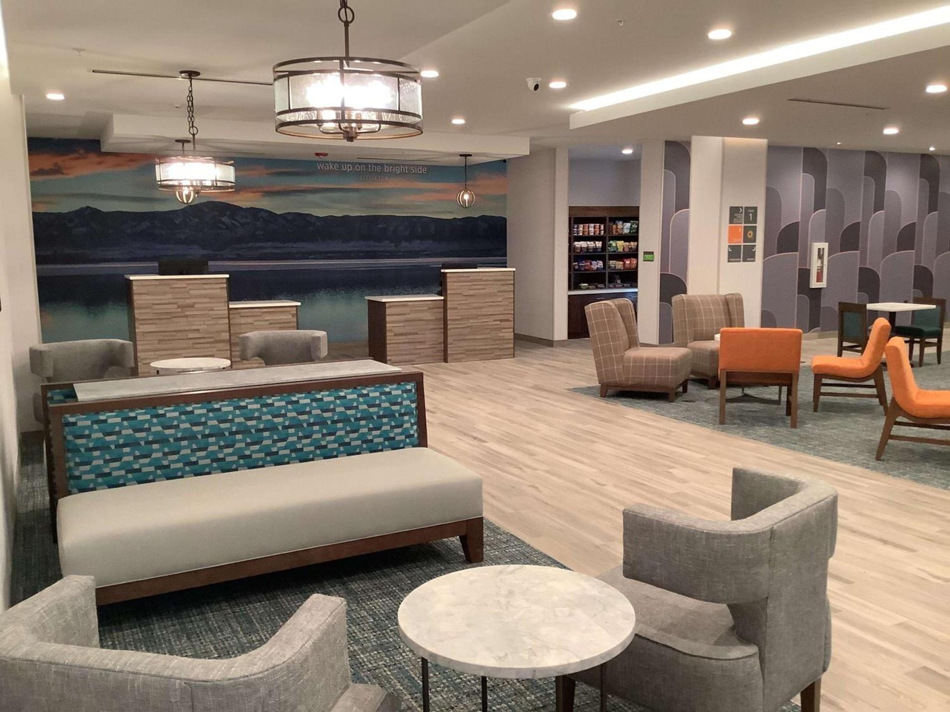 La Quinta Inn & Suites by Wyndham Littleton-Red Rocks photo 11