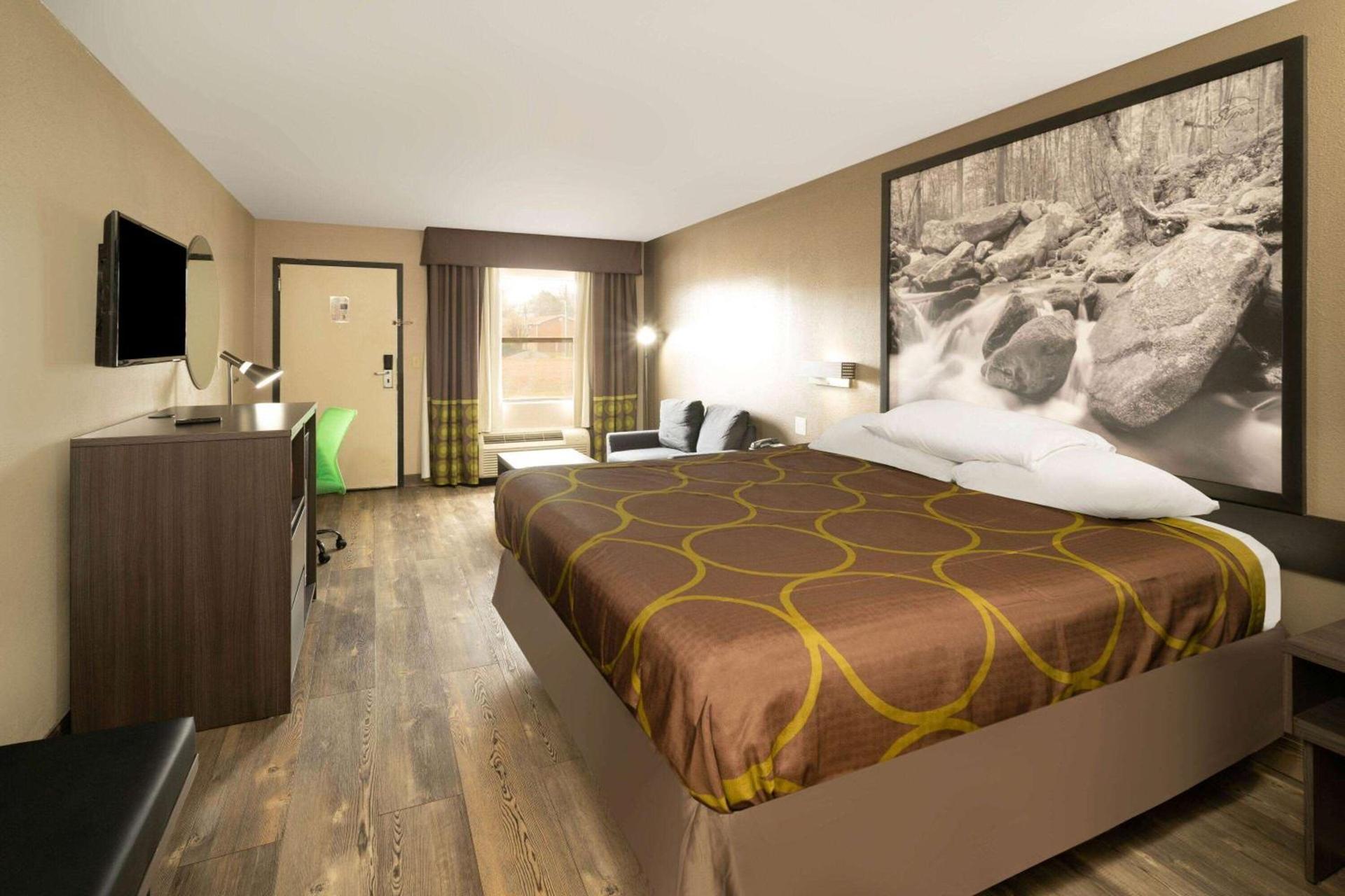 Super 8 by Wyndham Cleveland photo 13