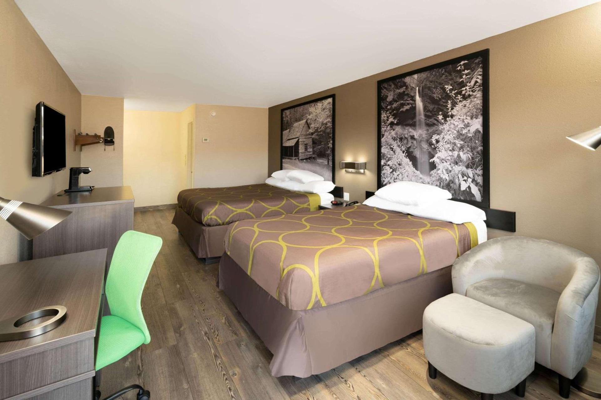 Super 8 by Wyndham Cleveland photo 15