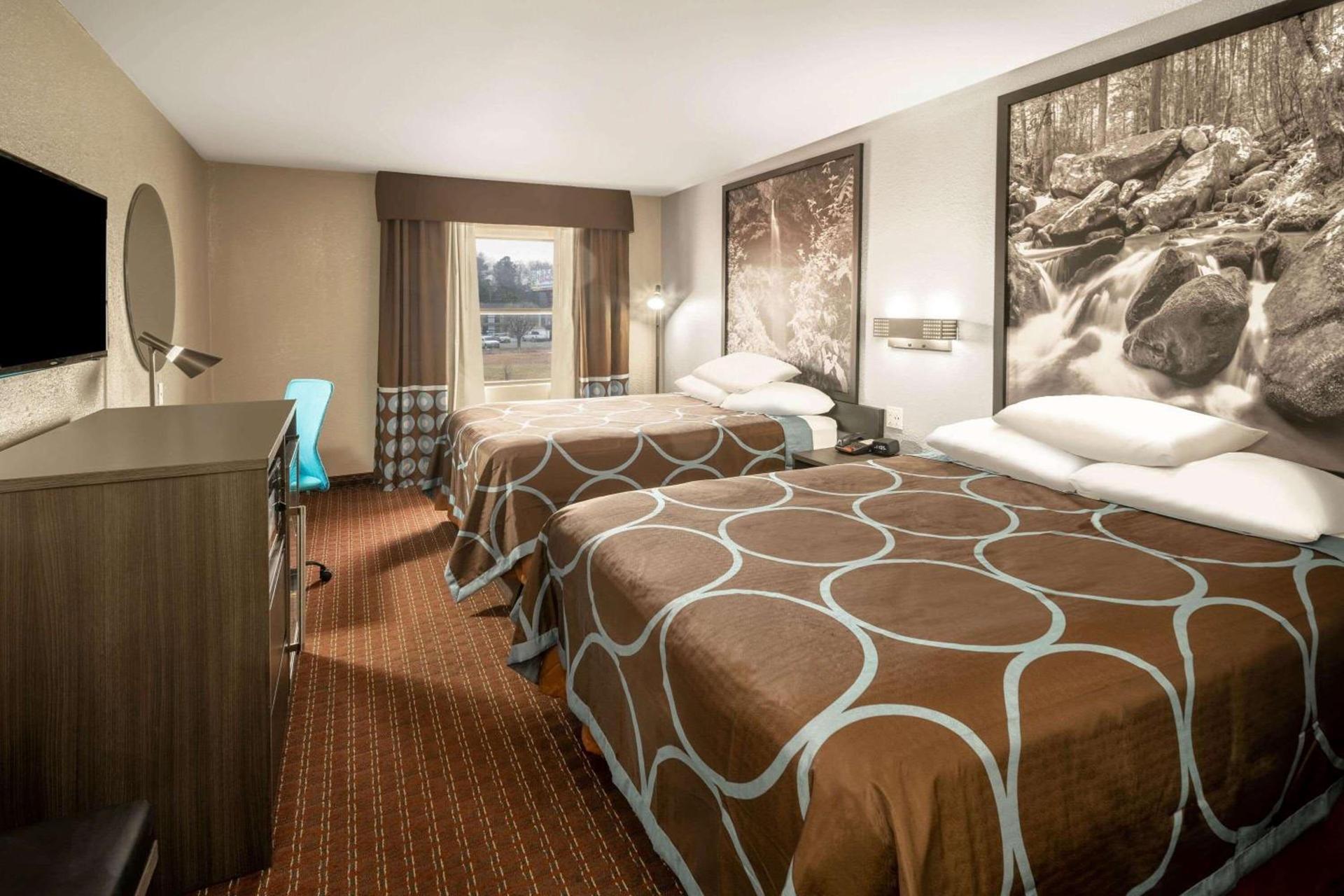 Super 8 by Wyndham Cleveland photo 16