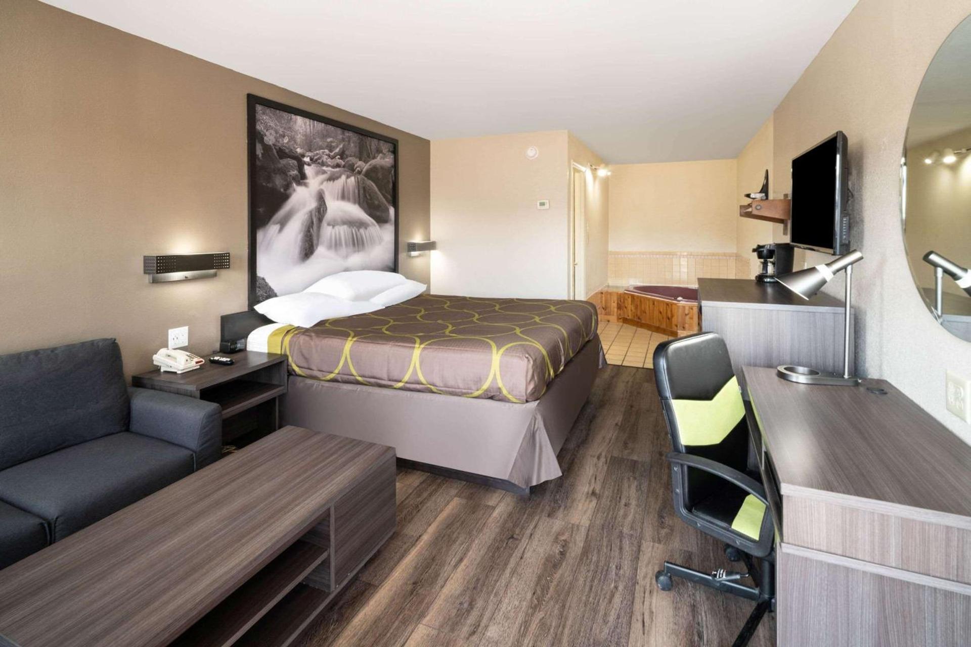 Super 8 by Wyndham Cleveland photo 22