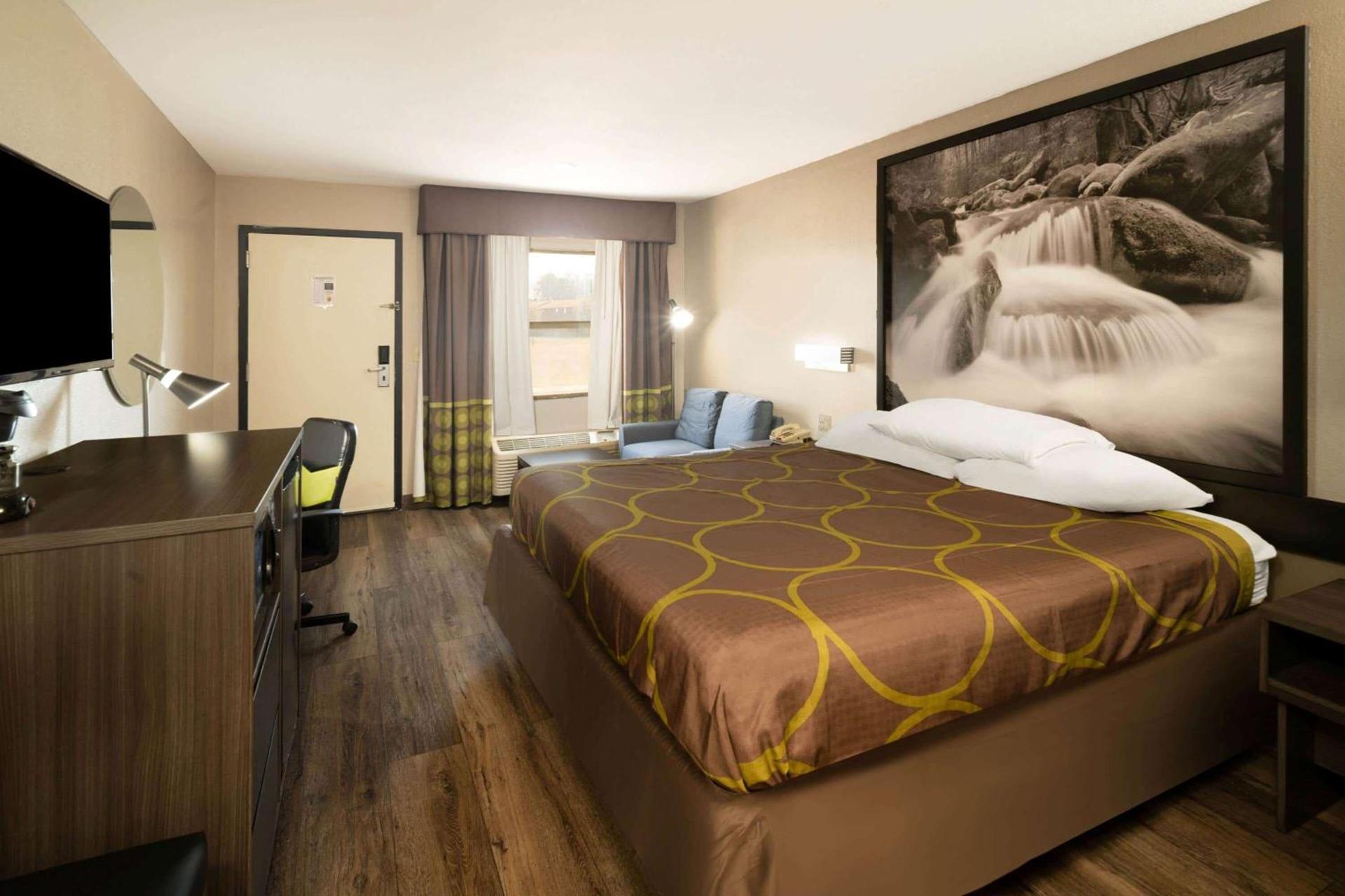 Super 8 by Wyndham Cleveland photo 23