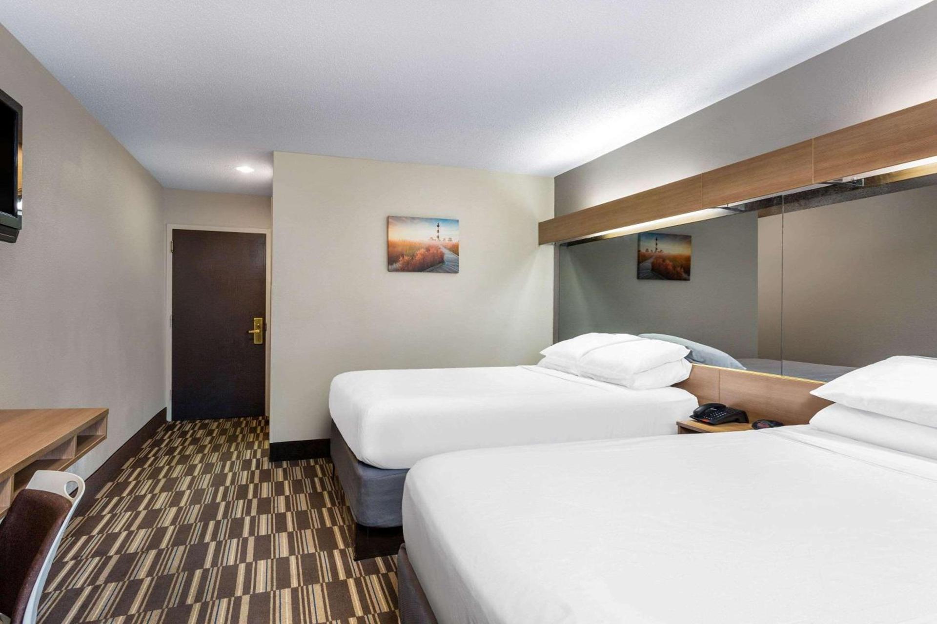Microtel Inn & Suites by Wyndham Matthews/Charlotte photo 13