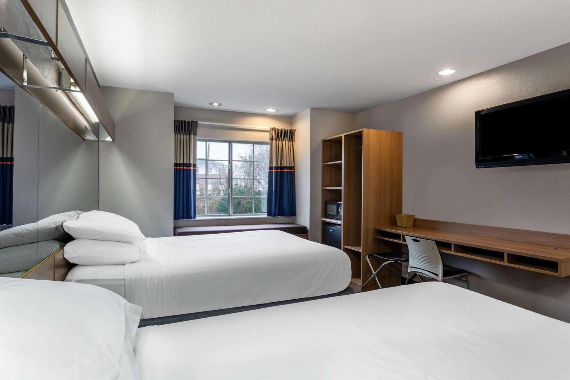 Microtel Inn & Suites by Wyndham Matthews/Charlotte photo 16