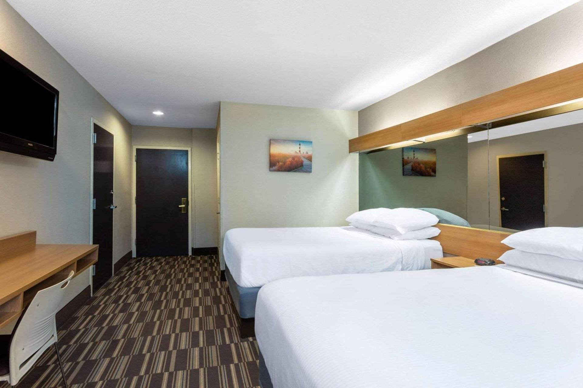 Microtel Inn & Suites by Wyndham Matthews/Charlotte photo 17