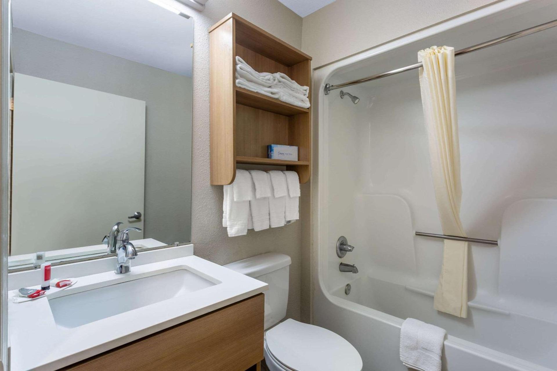 Microtel Inn & Suites by Wyndham Matthews/Charlotte photo 19