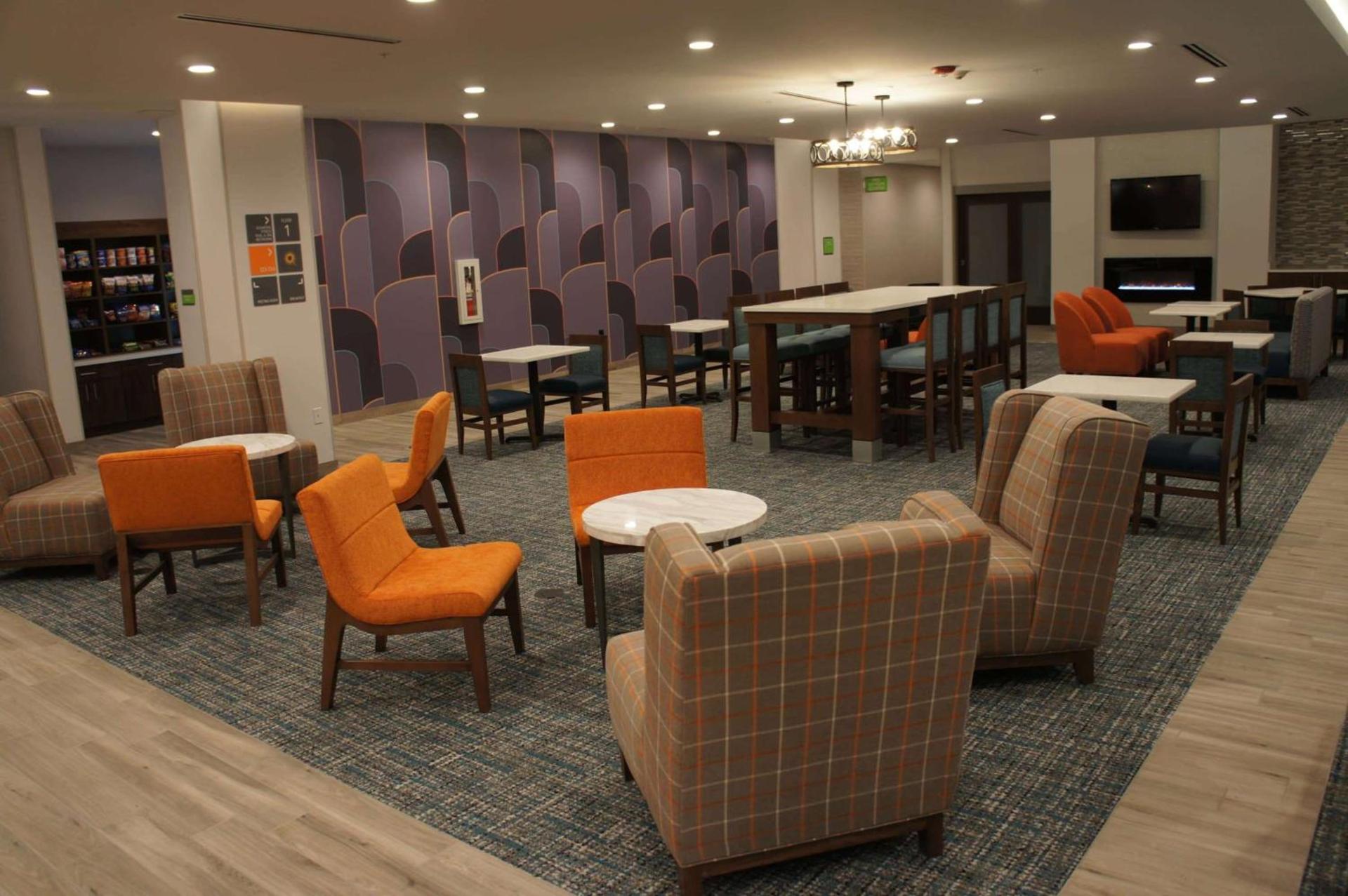 La Quinta Inn & Suites by Wyndham Littleton-Red Rocks photo 4