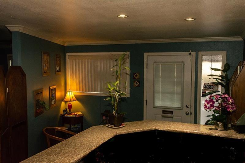 Maple Leaf Motel photo 21