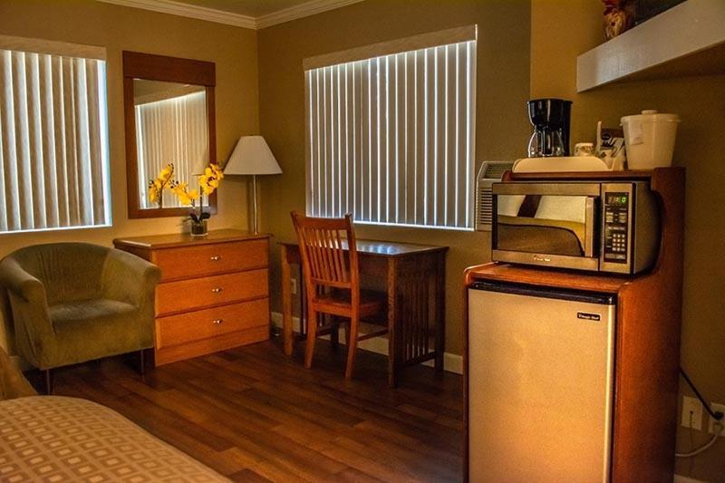 Maple Leaf Motel photo 11