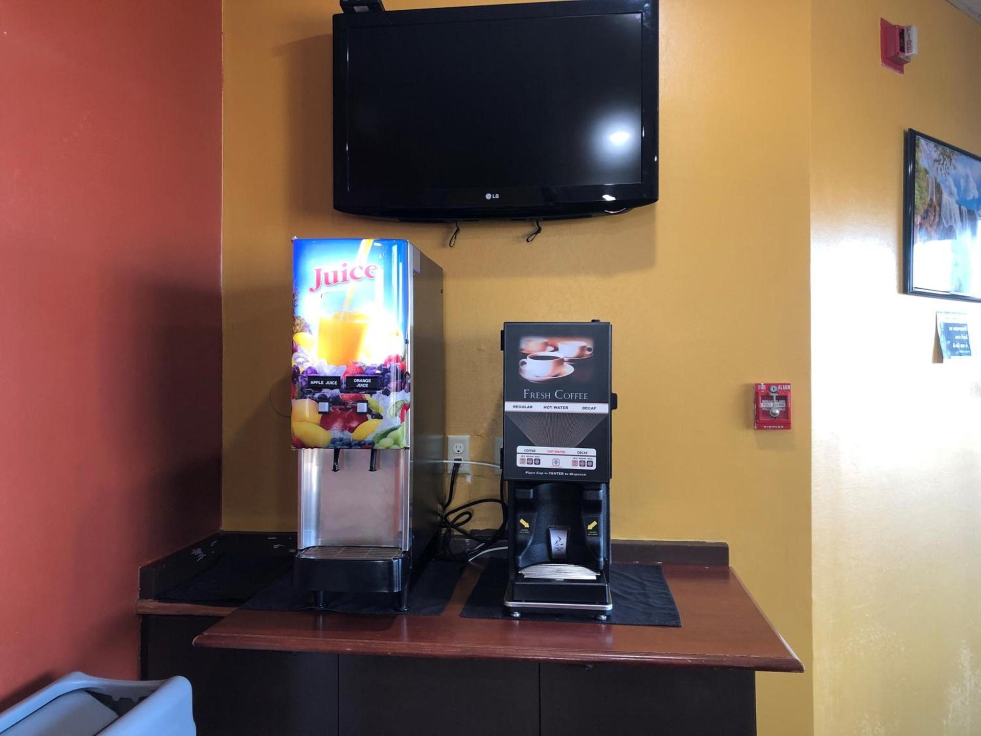 Days Inn by Wyndham Henrietta/Rochester Area photo 24