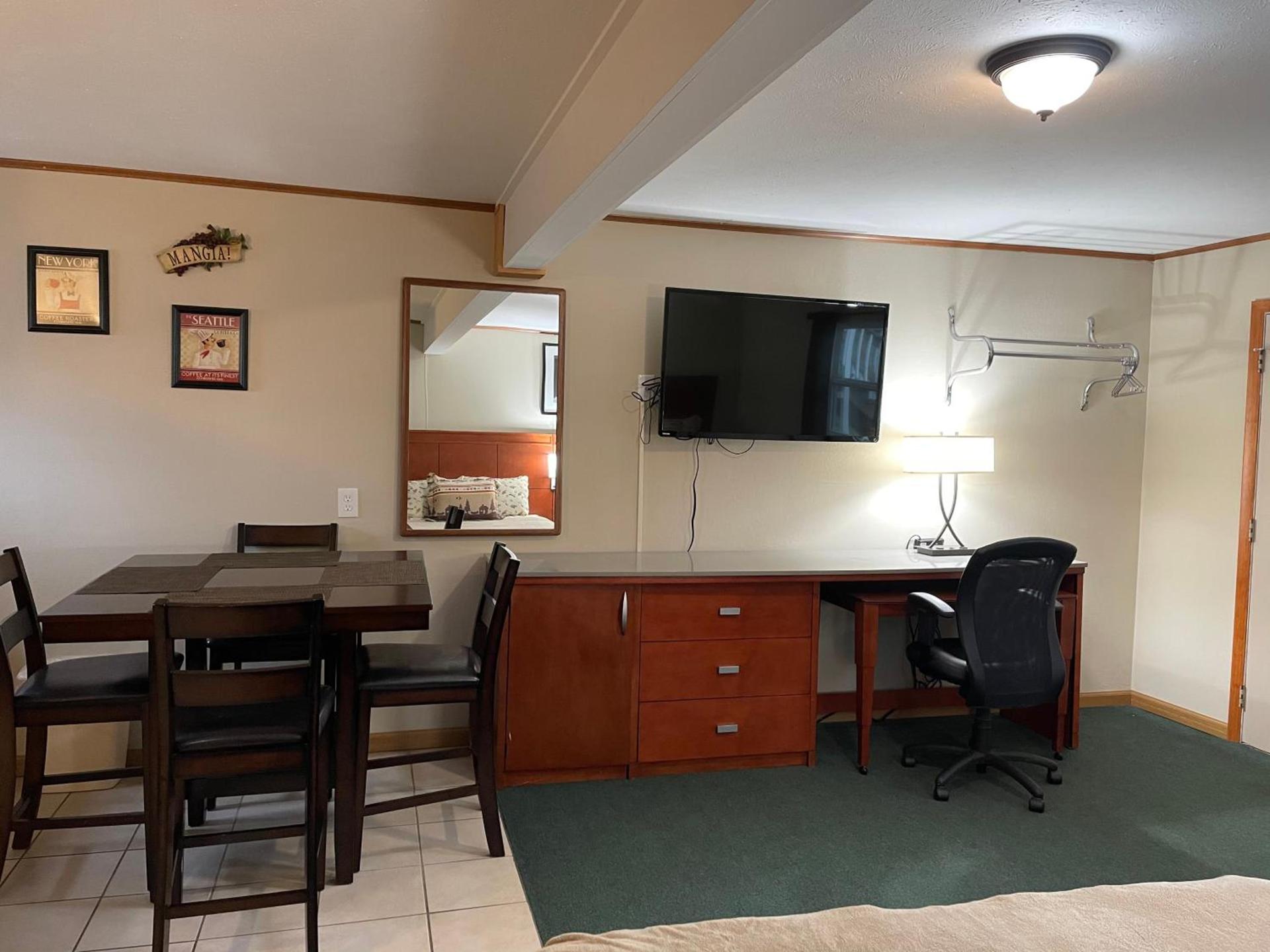 Hunter's Friend Resort near Table Rock Lake photo 29