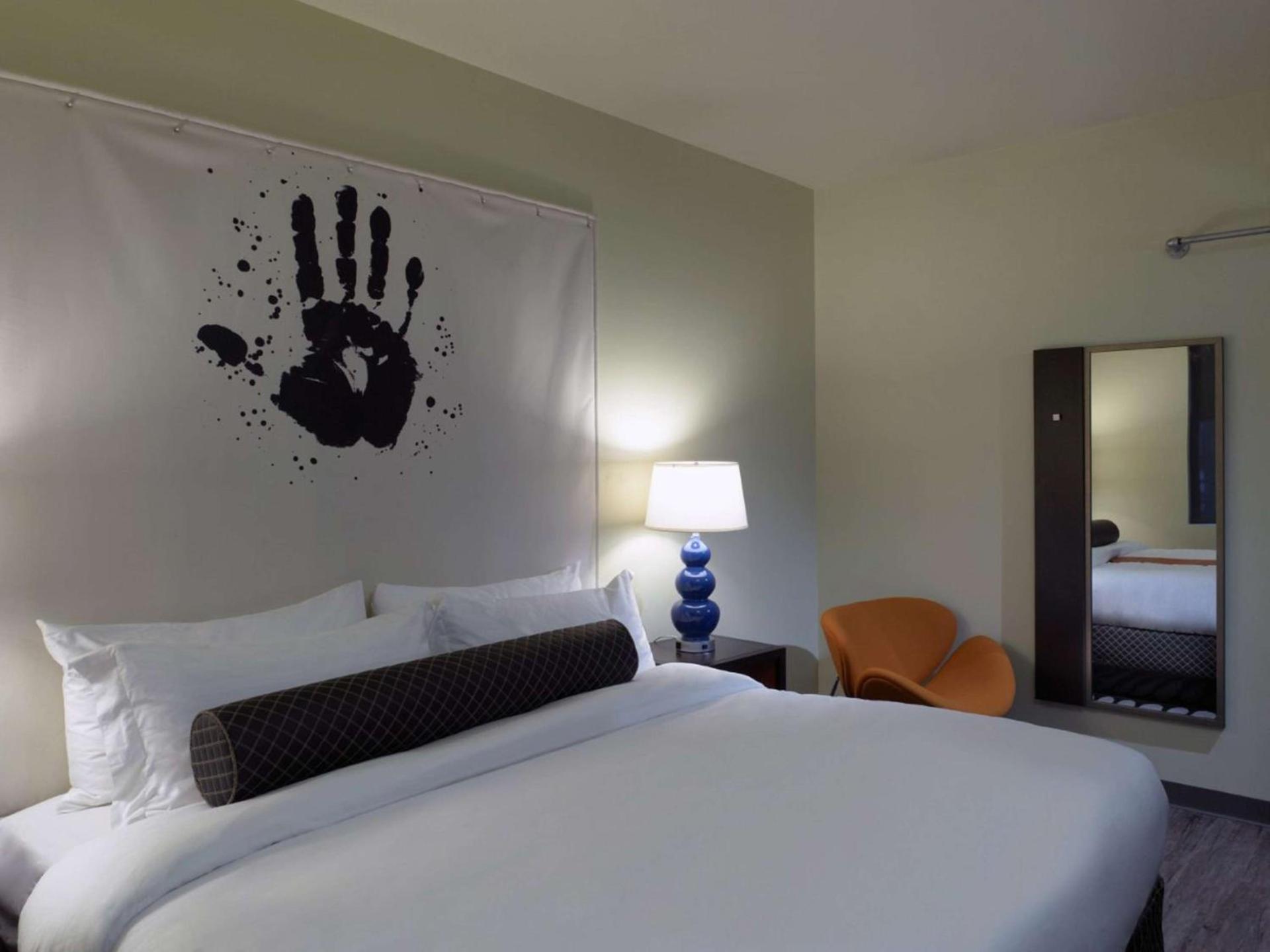 ACME Hotel Chicago, Outset Collection by Hilton photo 11