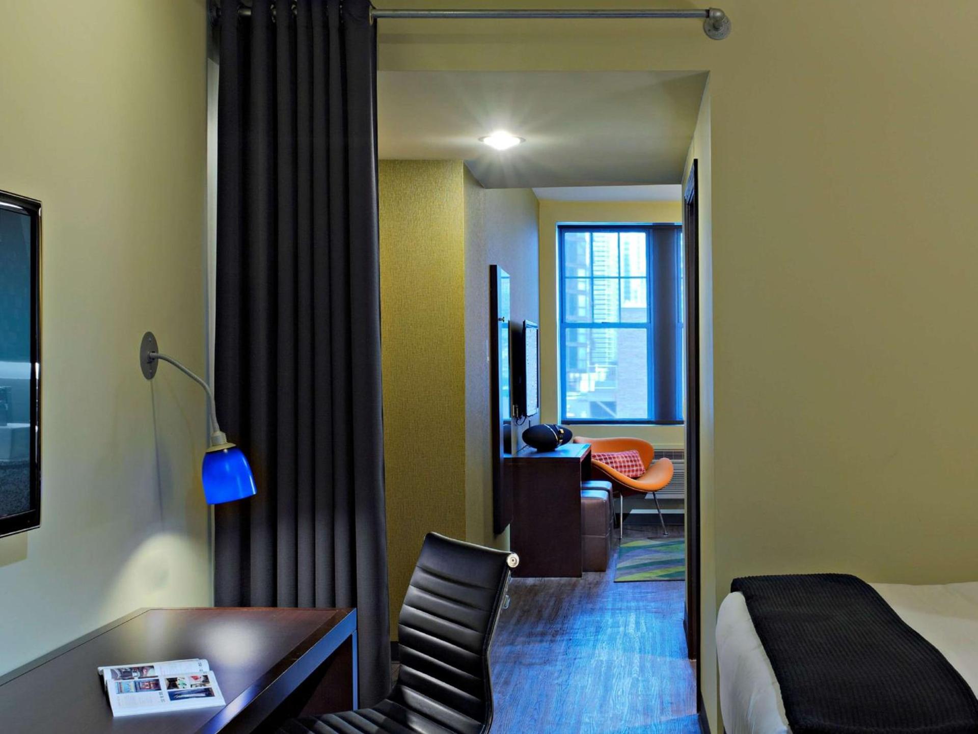 ACME Hotel Chicago, Outset Collection by Hilton photo 8