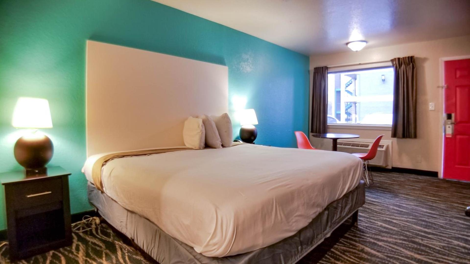 Howard Johnson by Wyndham Houston Hobby Airport photo 64