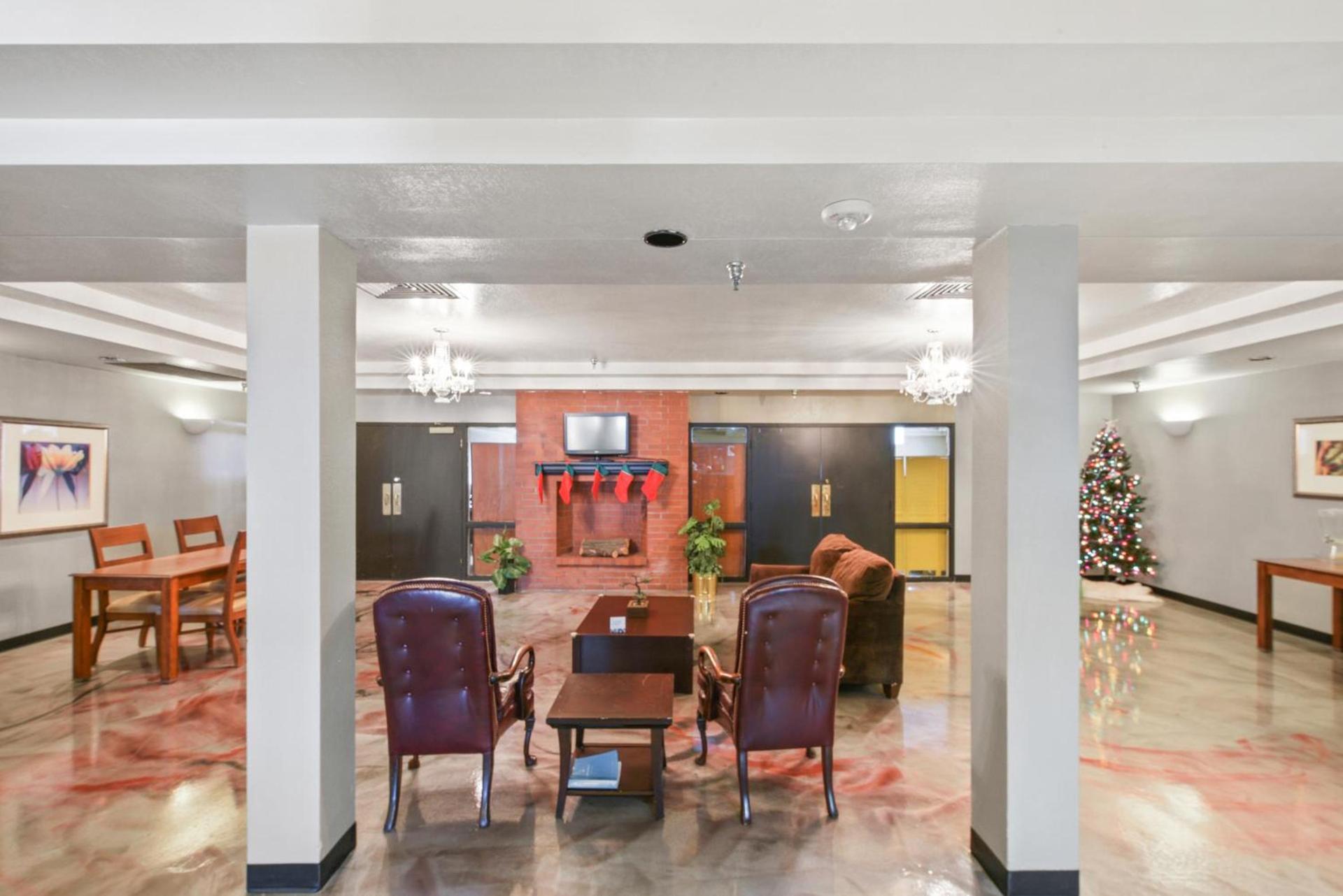 OYO Hotel Edmond - University of Central Oklahoma photo 7