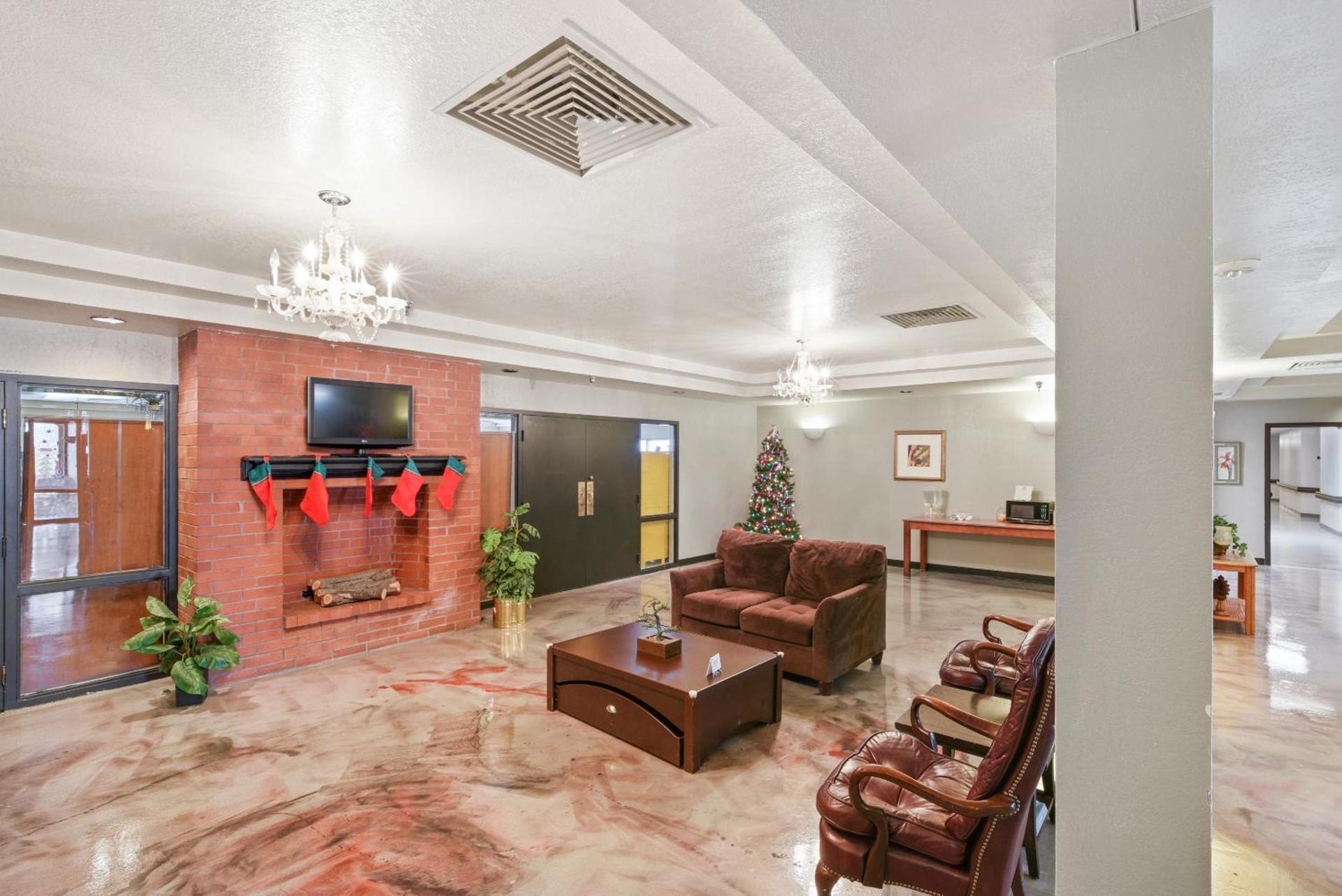 OYO Hotel Edmond - University of Central Oklahoma photo 8
