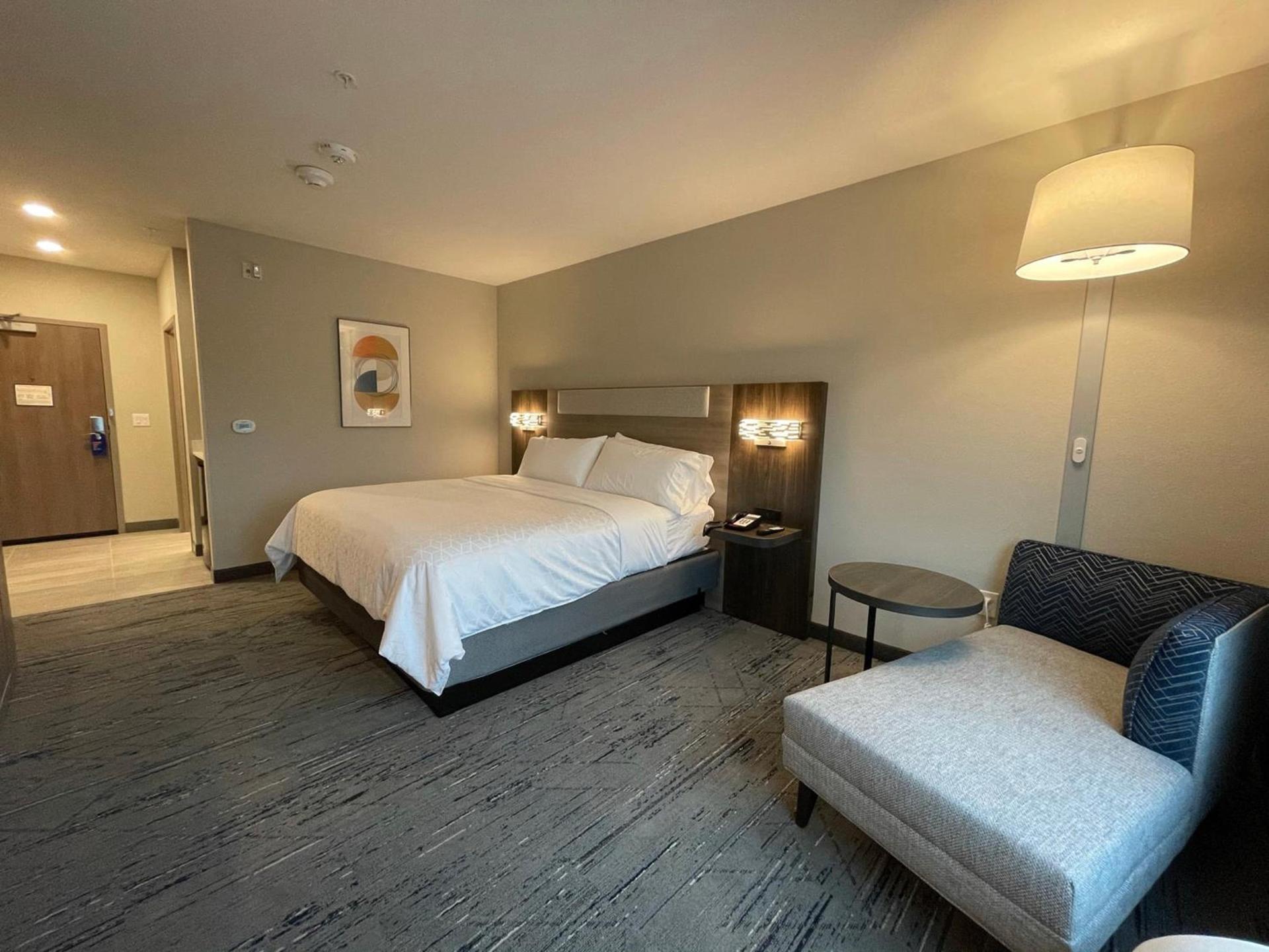 Holiday Inn Express & Suites - Ft. Smith - Airport by IHG photo 46