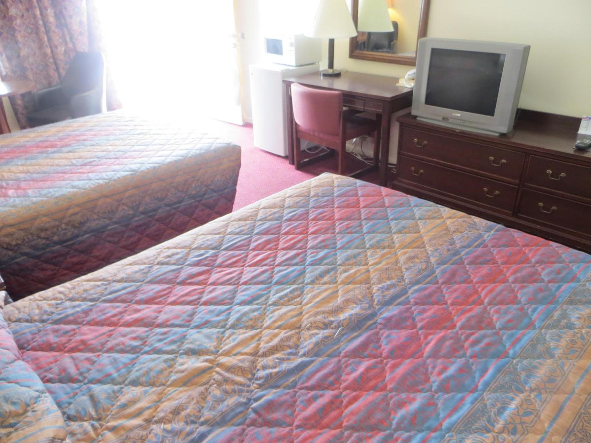 Traveler's Lodge photo 7