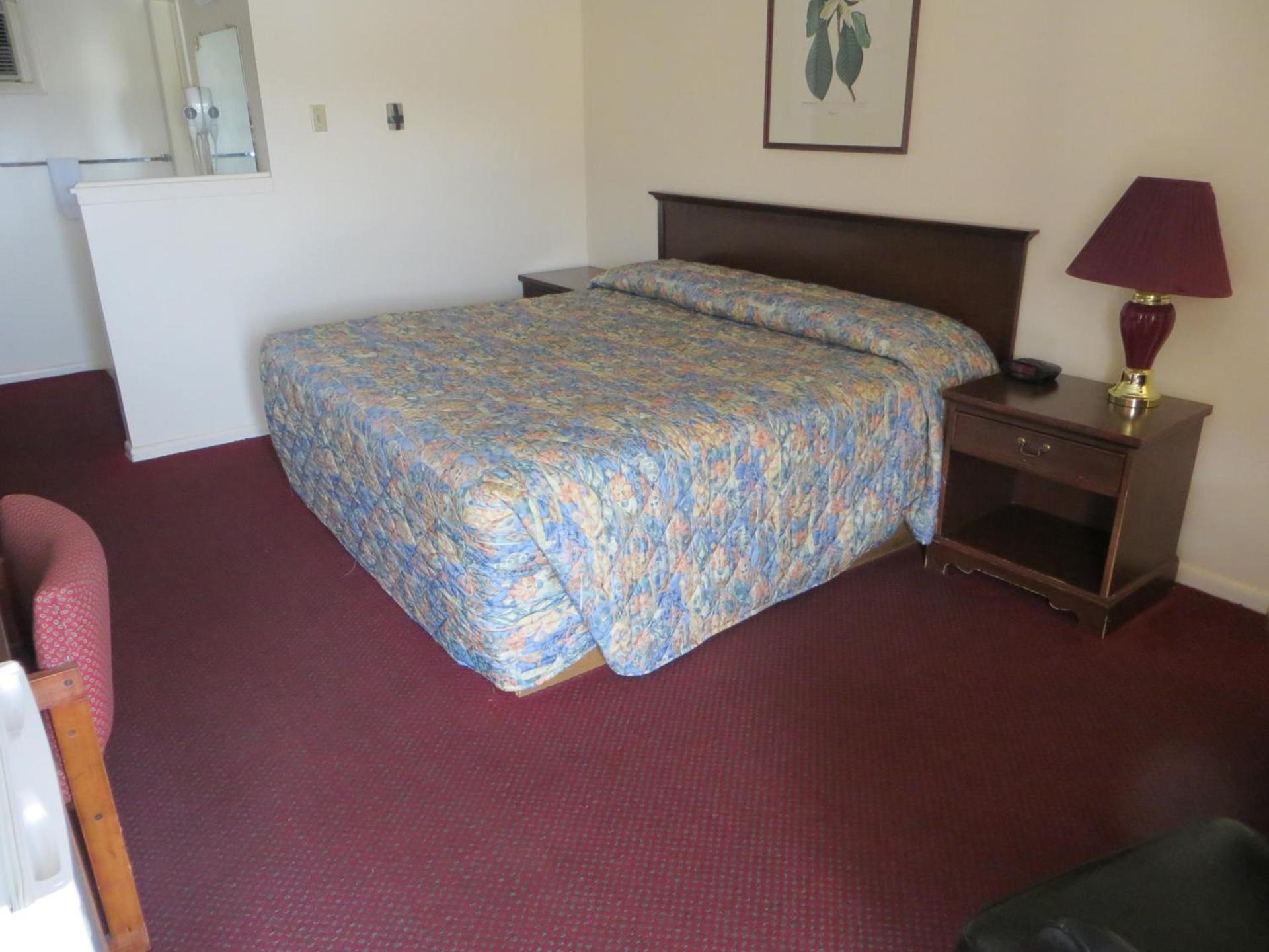 Traveler's Lodge photo 15