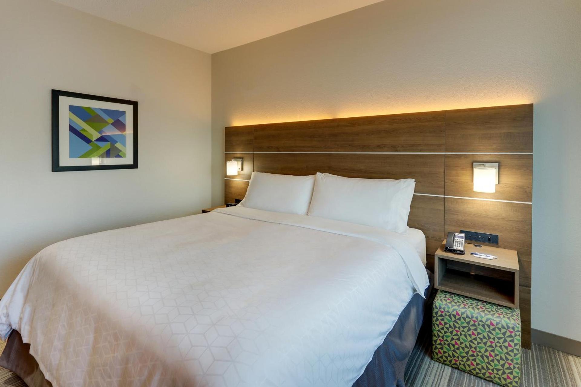 Holiday Inn Express - Cincinnati North - Monroe by IHG photo 7