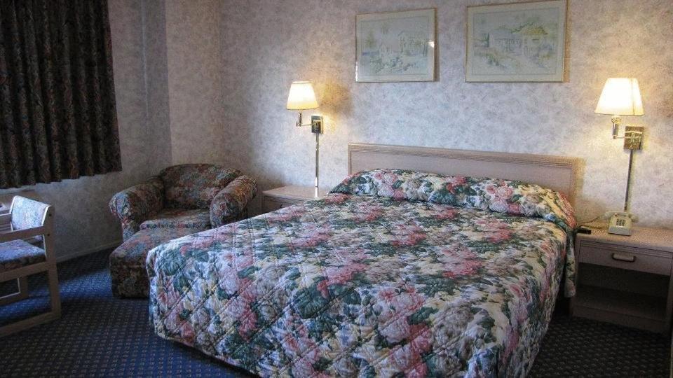 Nisei Inn photo 6