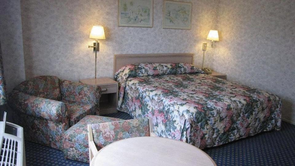 Nisei Inn photo 5