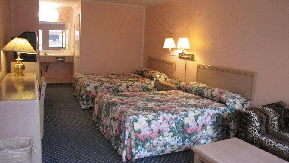 Nisei Inn photo 3
