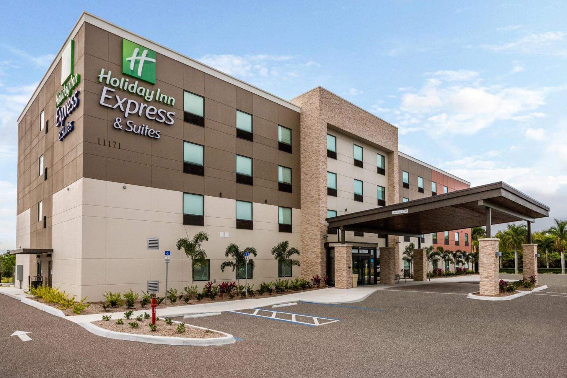 Holiday Inn Express & Suites Ft Myers Beach-Sanibel Gateway by IHG — hotel in Fort Myers Beach