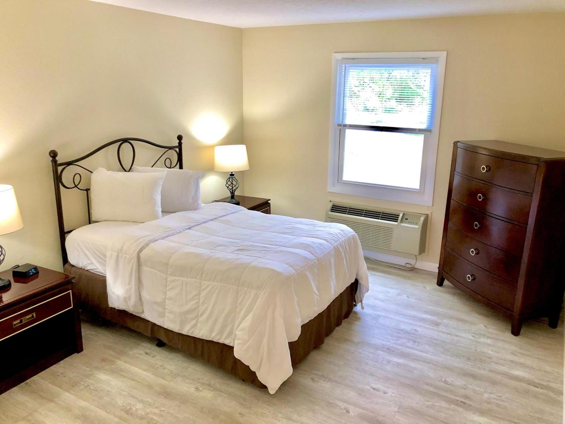 Bicentennial Inn photo 8