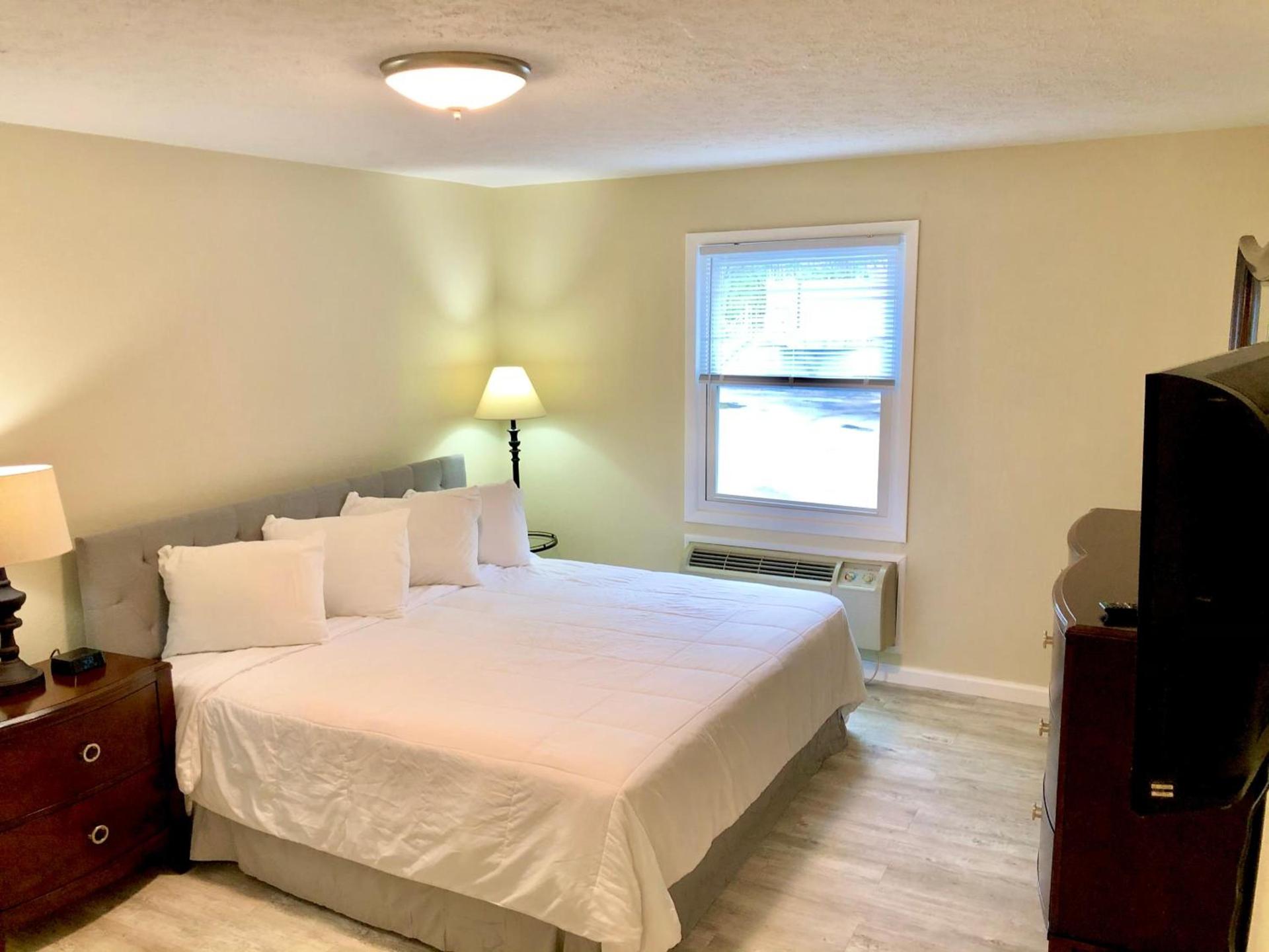 Bicentennial Inn photo 7