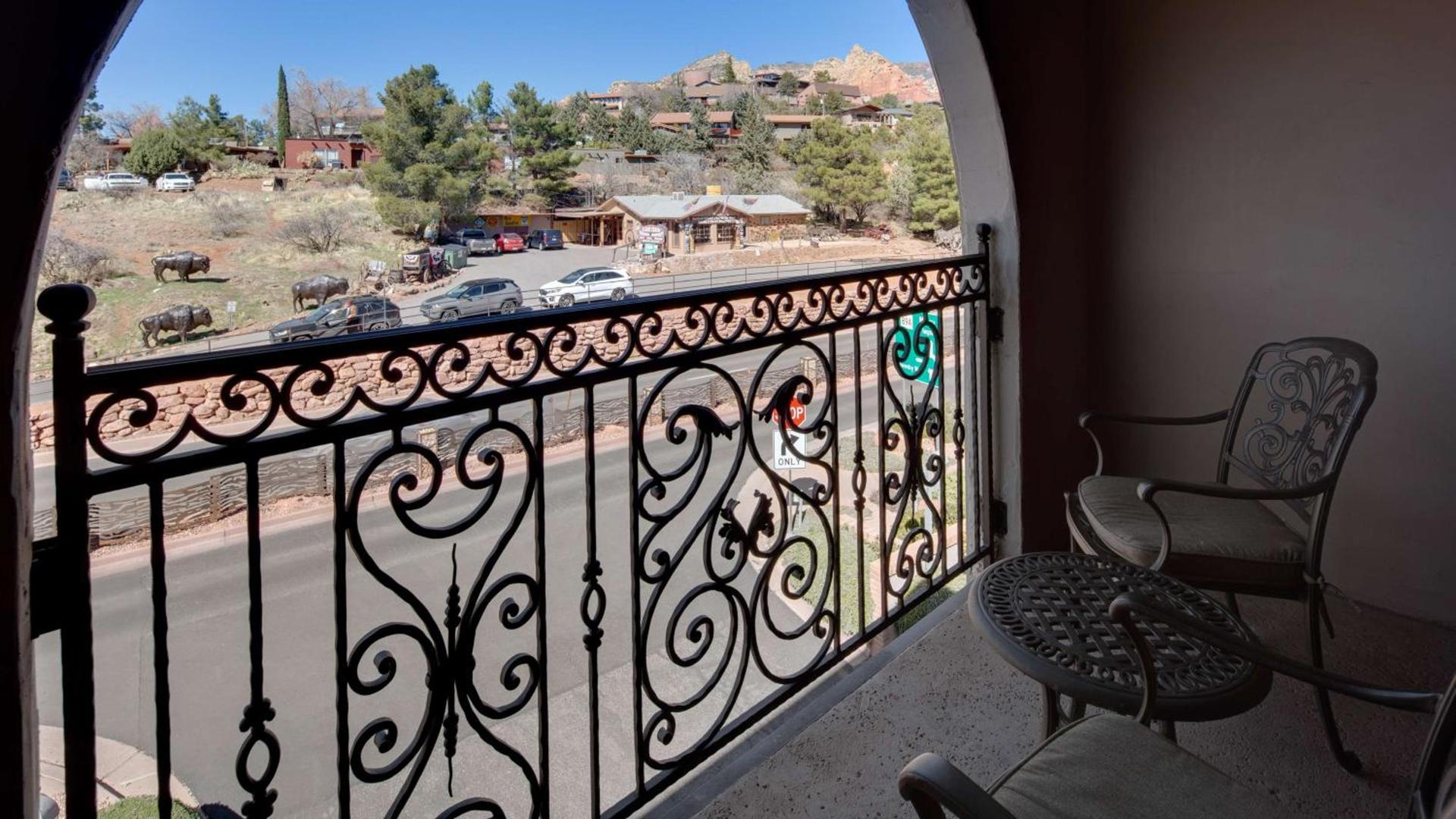 Best Western Plus Arroyo Roble Hotel & Creekside Villas photo 6